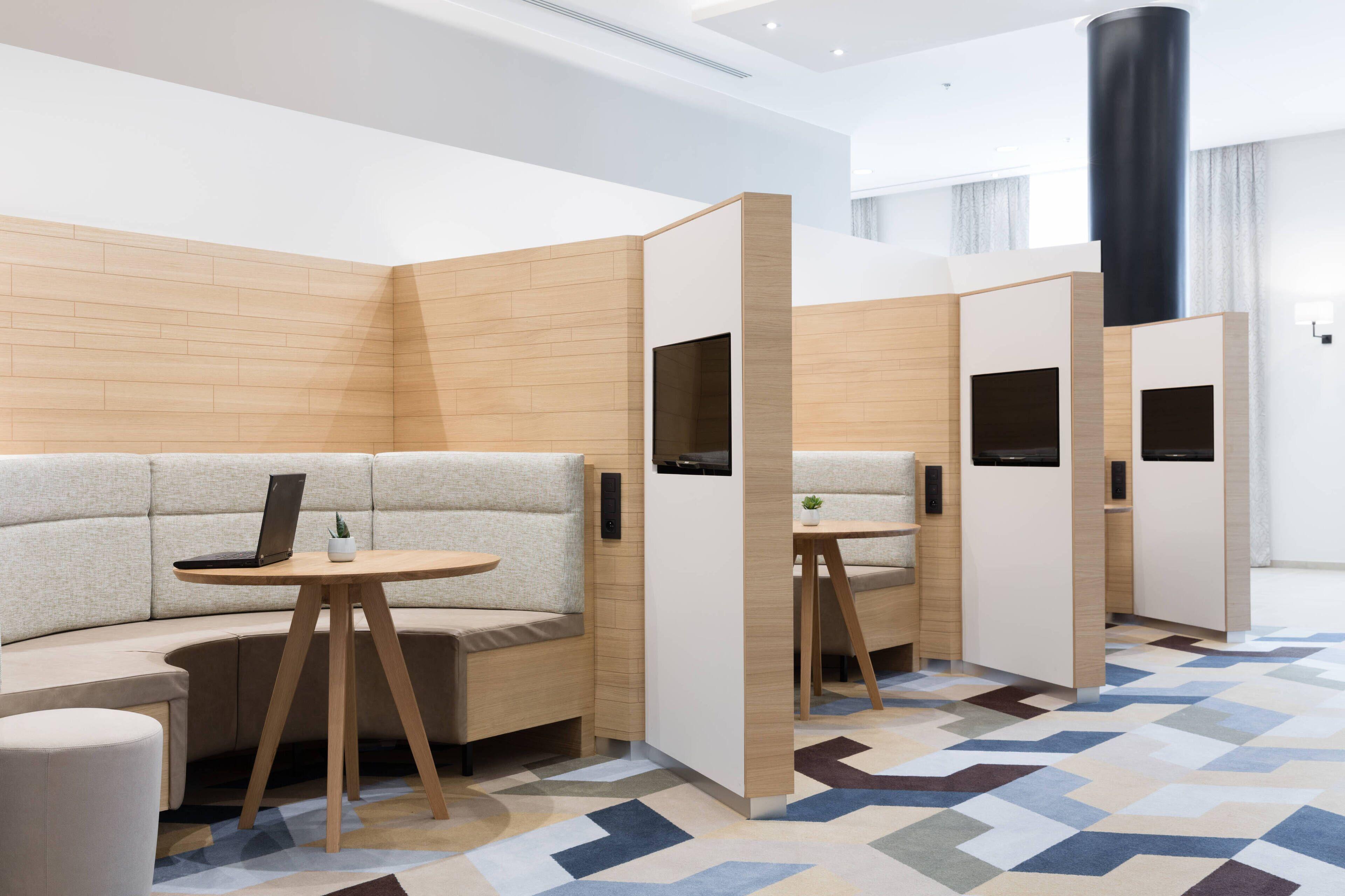 Courtyard By Marriott Hotel