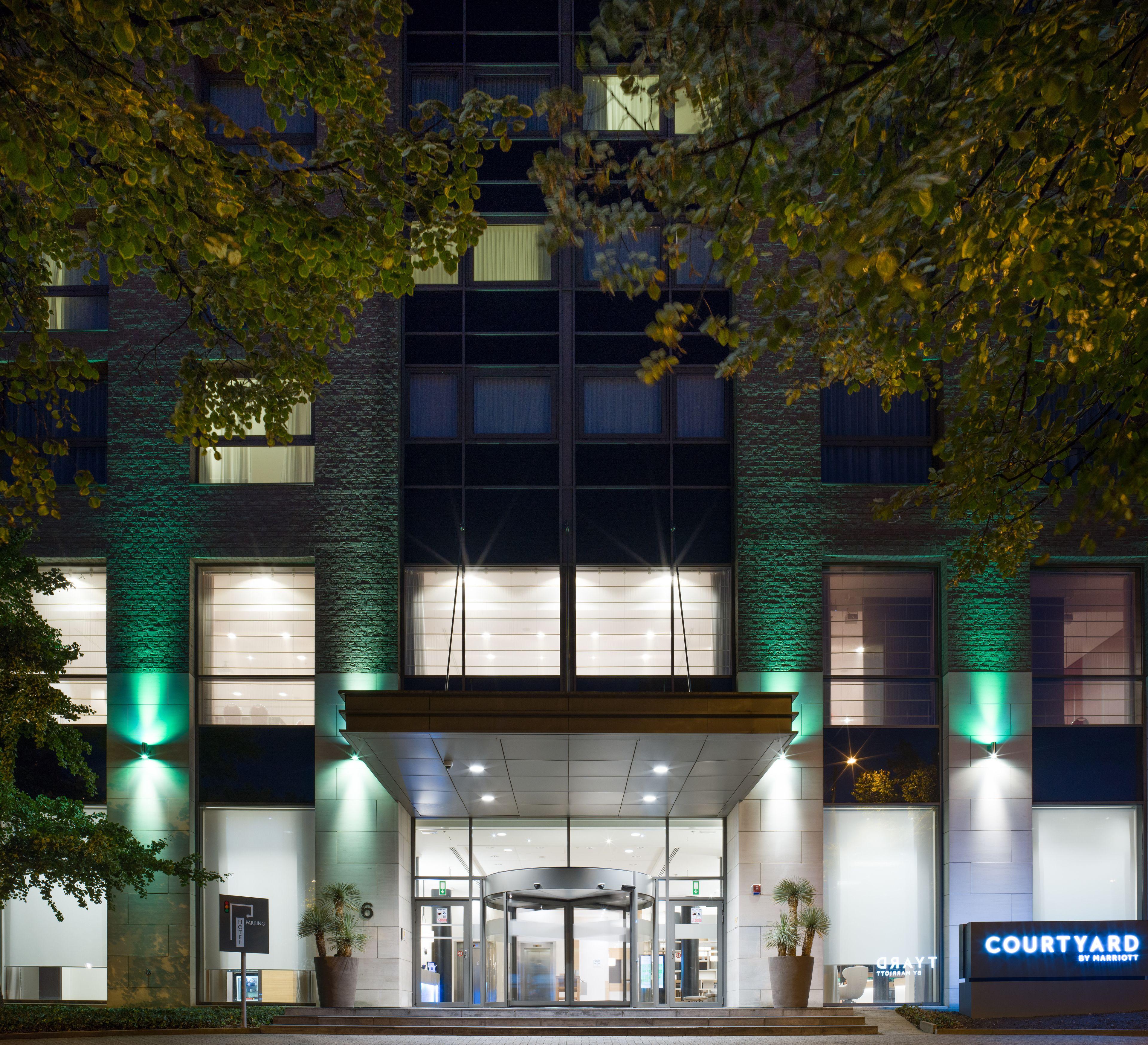 Courtyard By Marriott