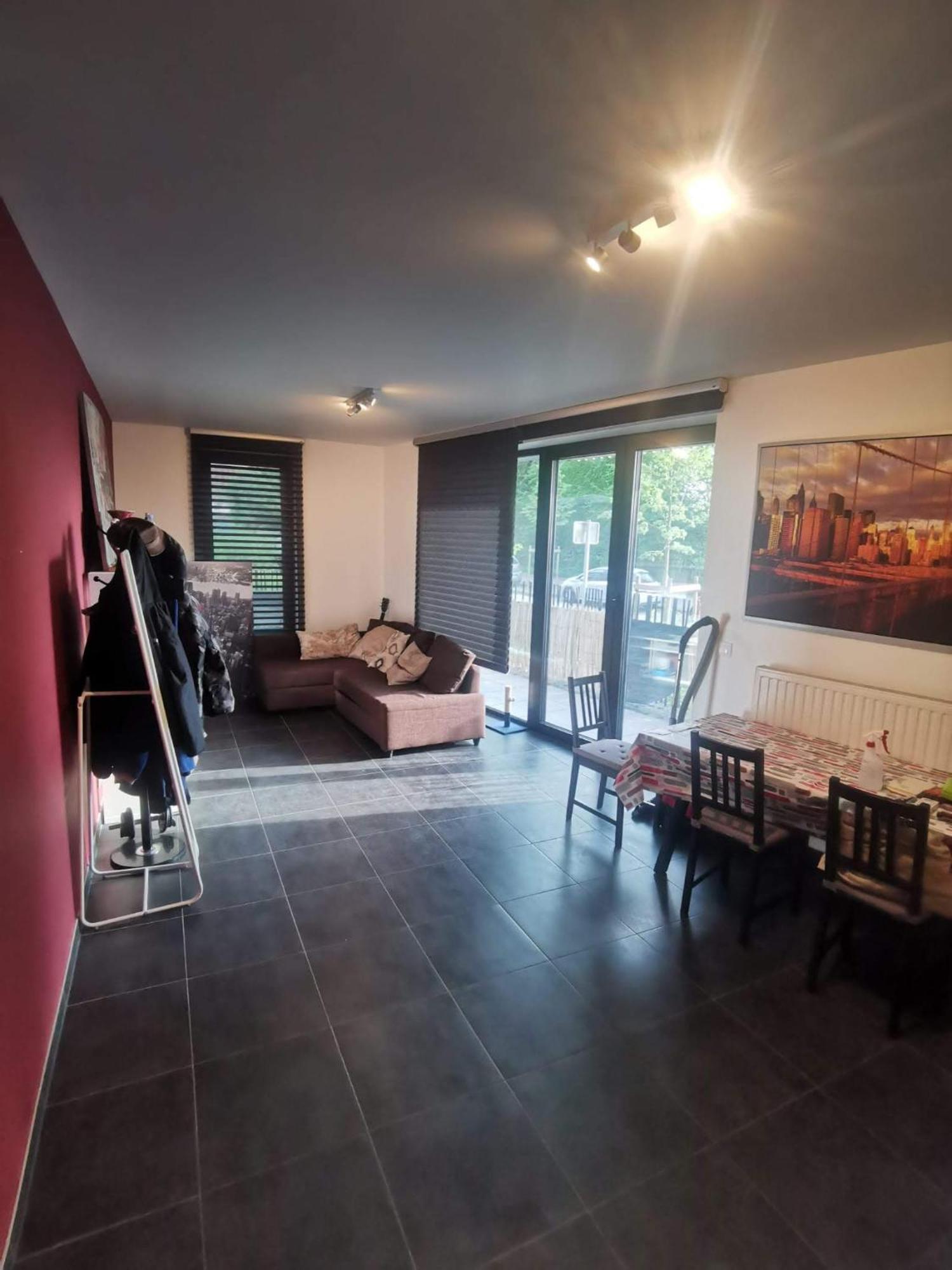 Collocation En Metro Erasme Homestay