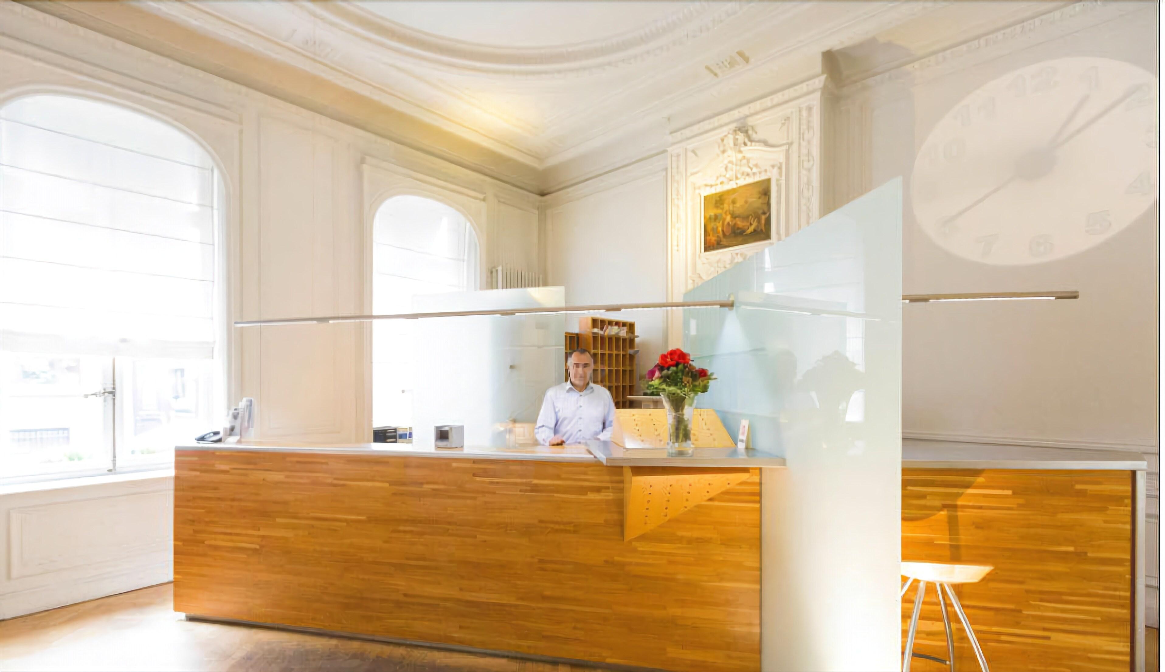 Du Congres Hotel 3*