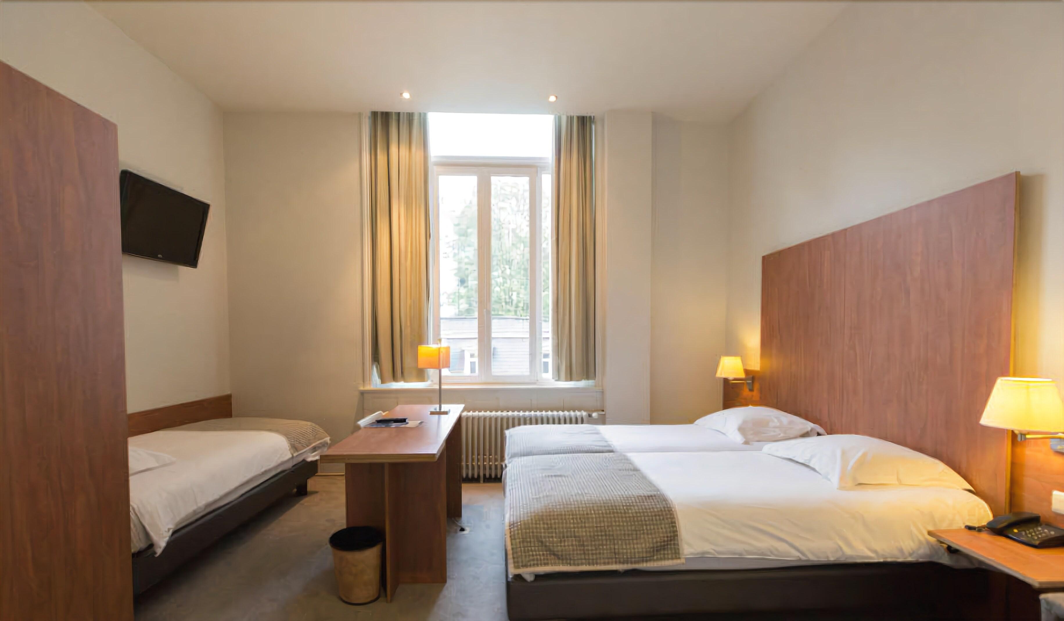 Hotel Du Congres 3*