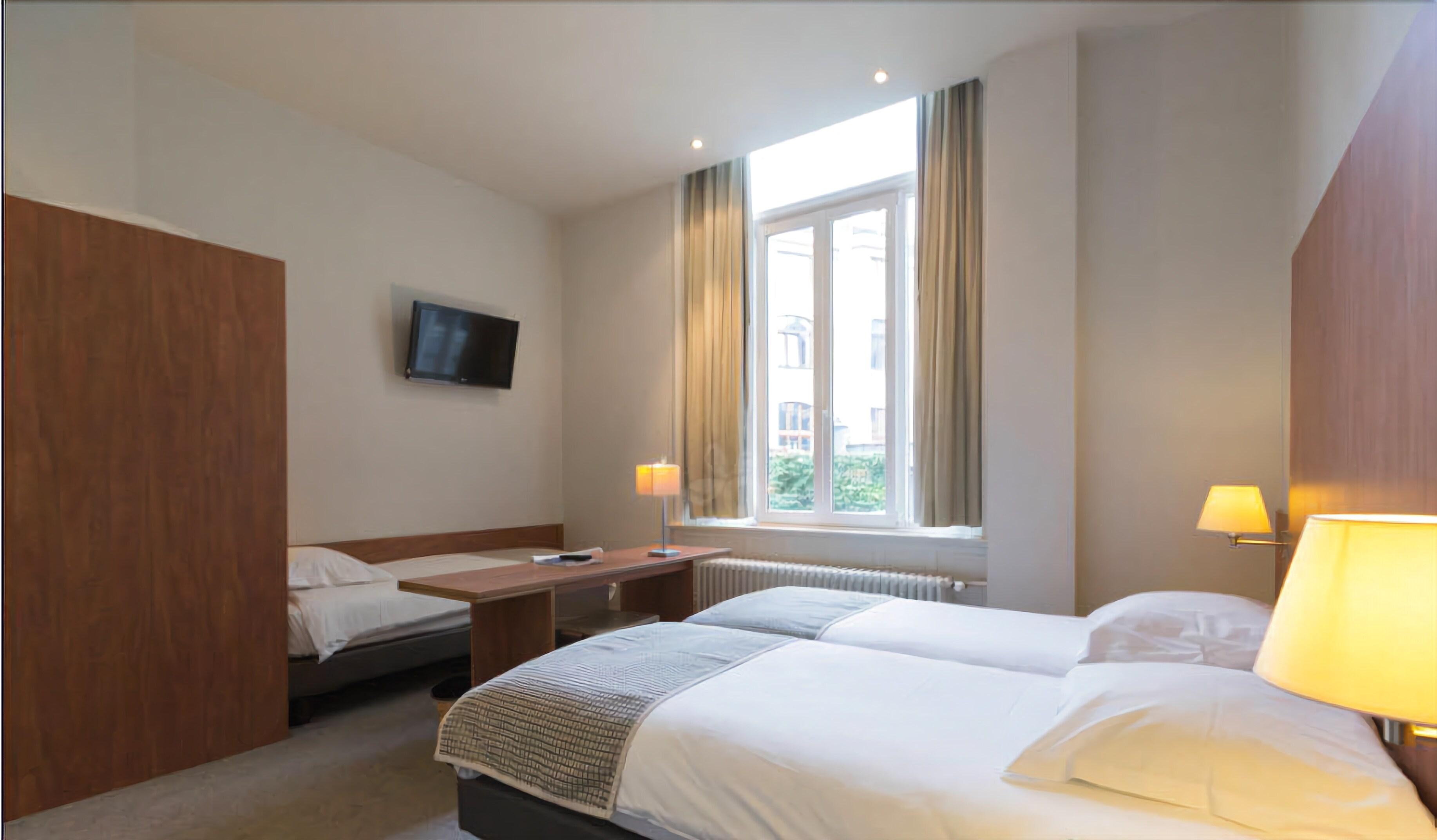 Hotel Du Congres 3*