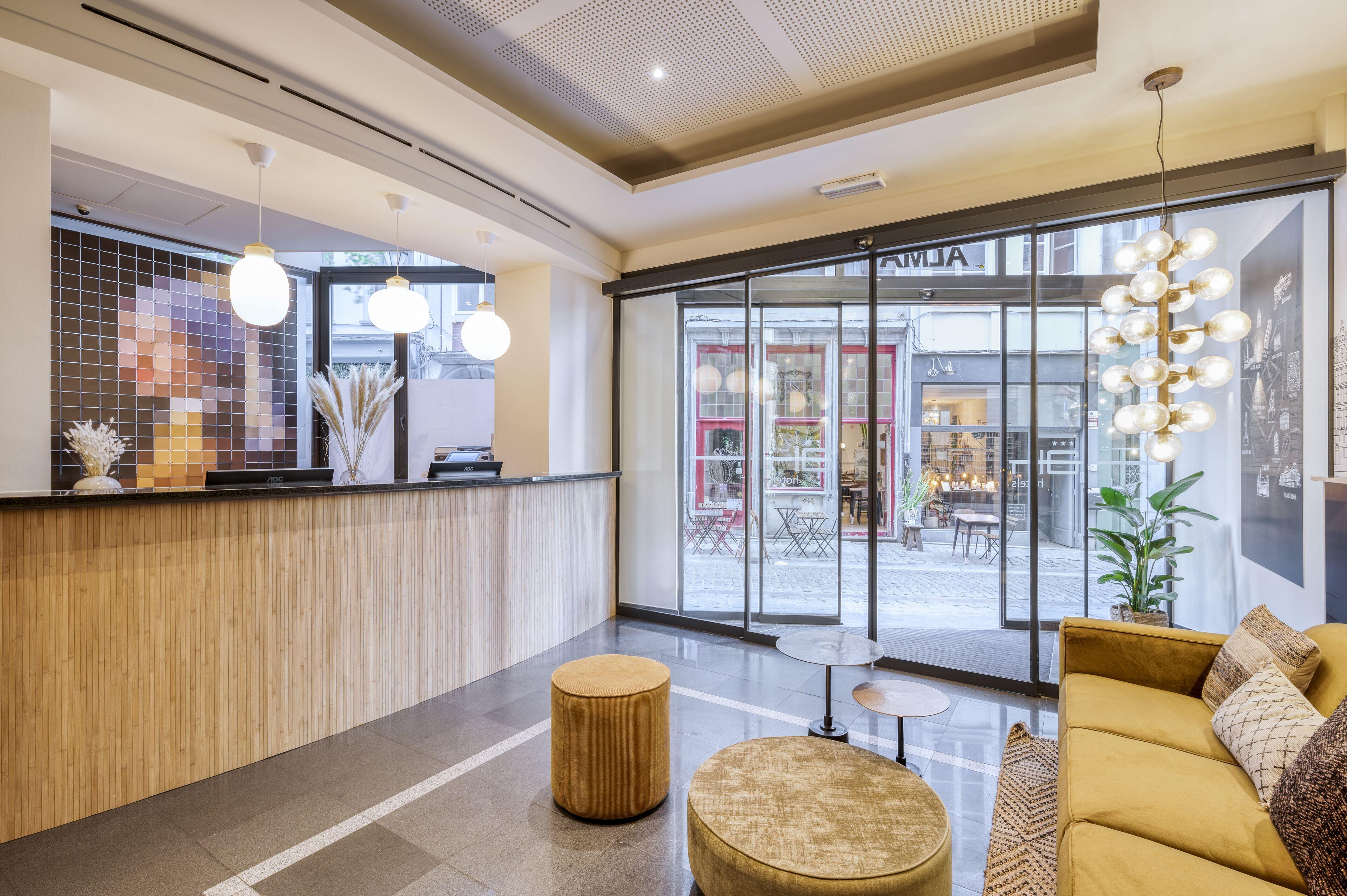 Hotel Alma Grand Place 3*