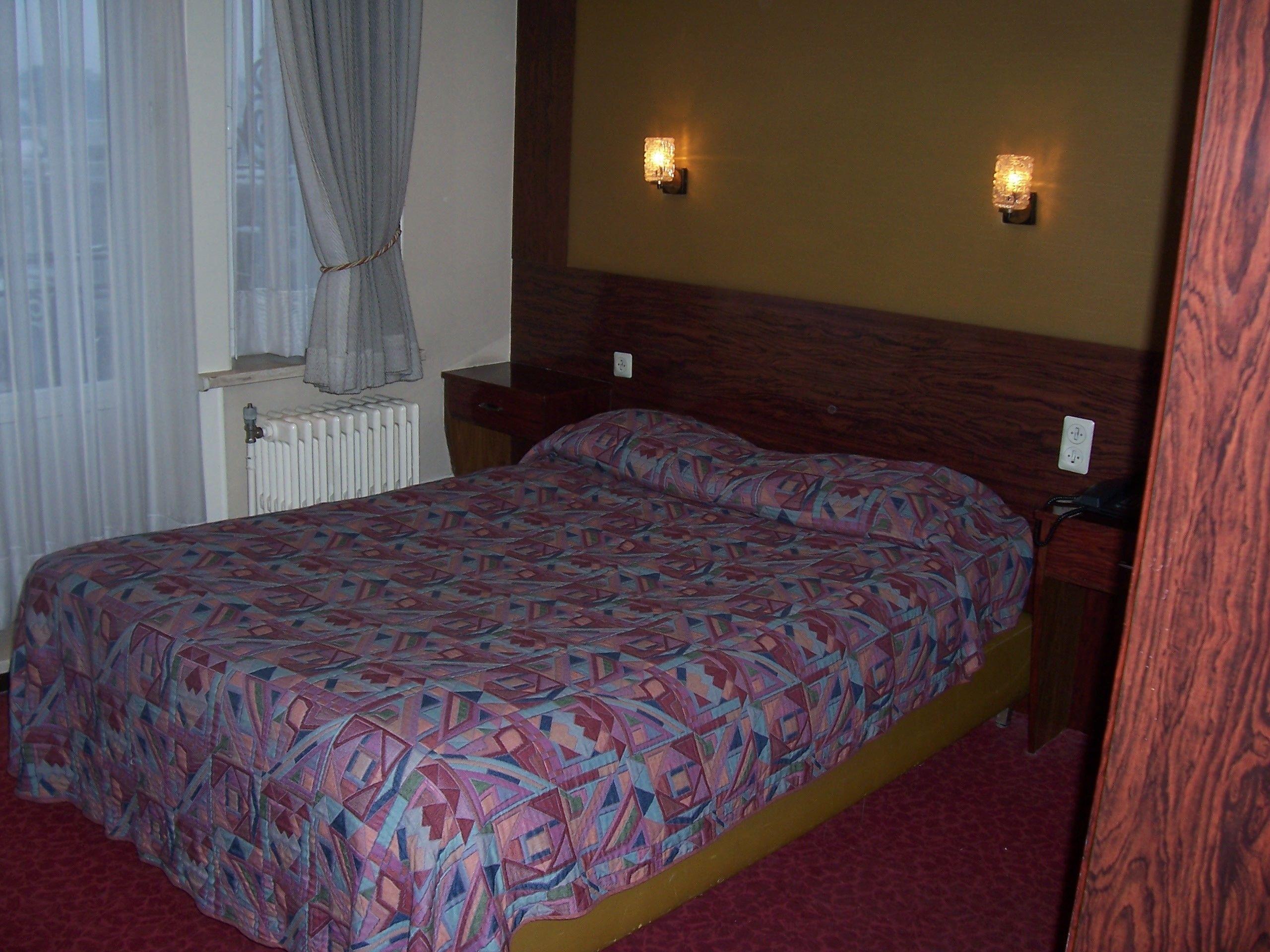 Manhattan * Brussels