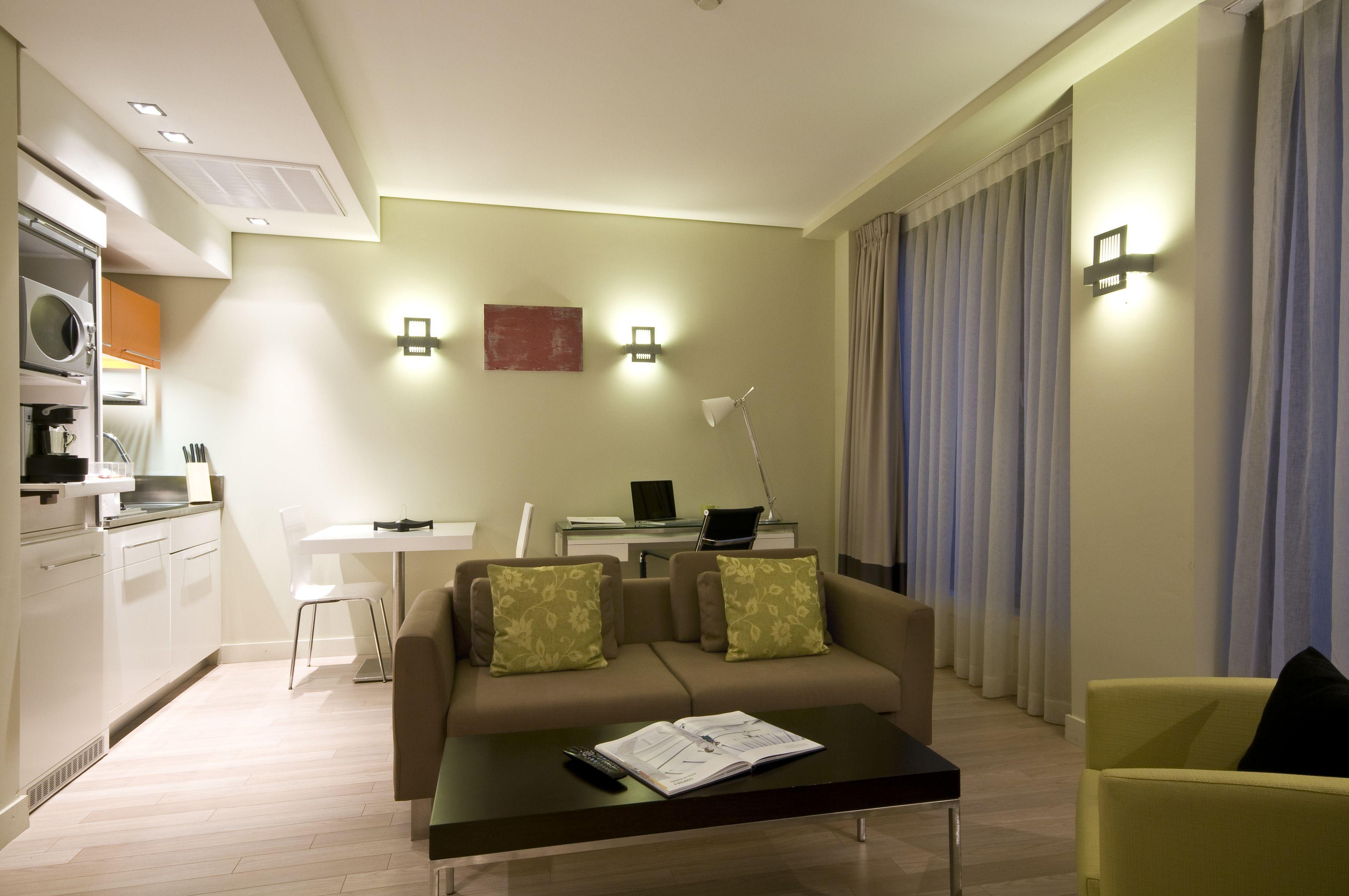 B-aparthotel Grand Place 4*