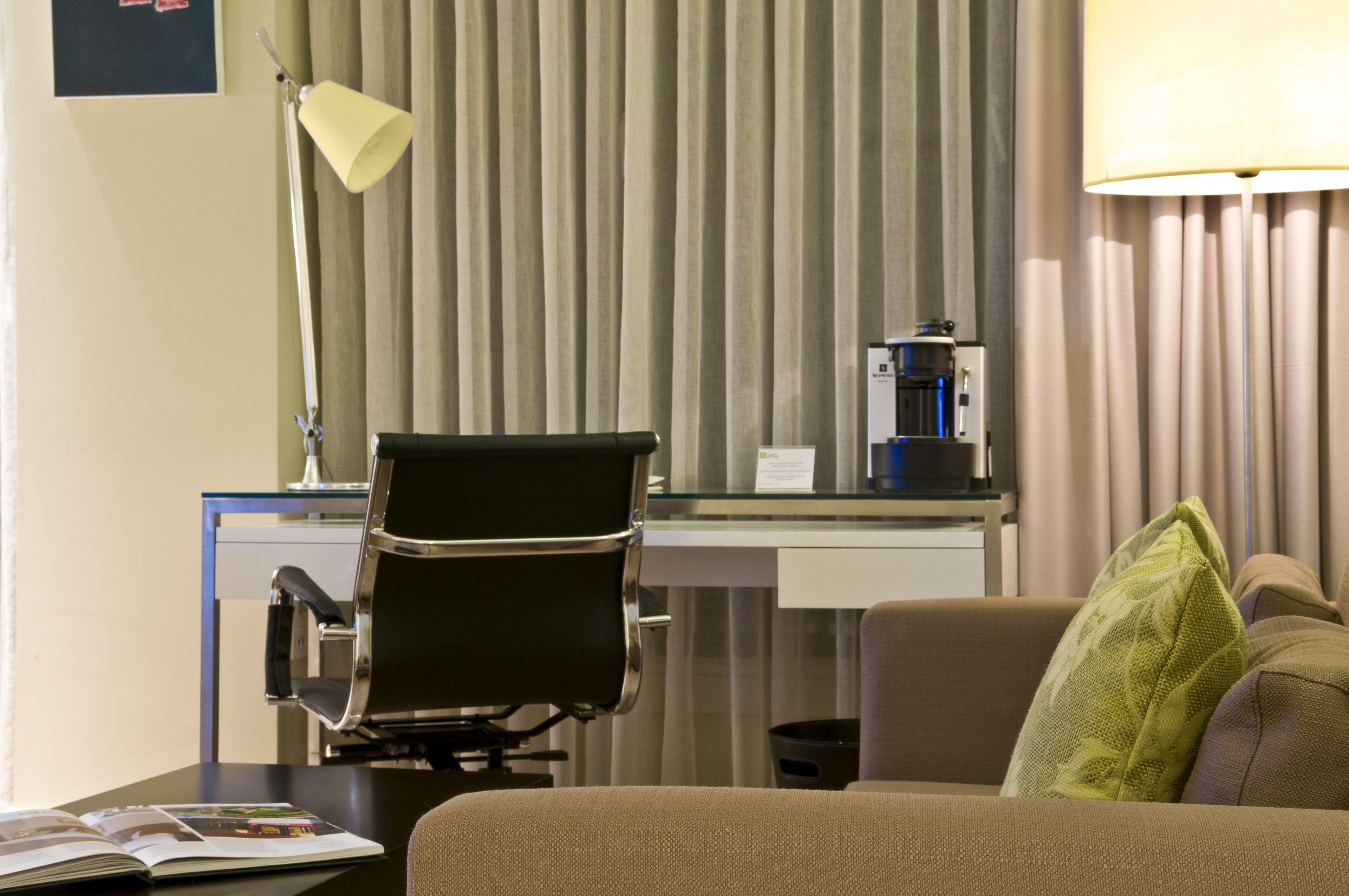 B-aparthotel Grand Place 4*