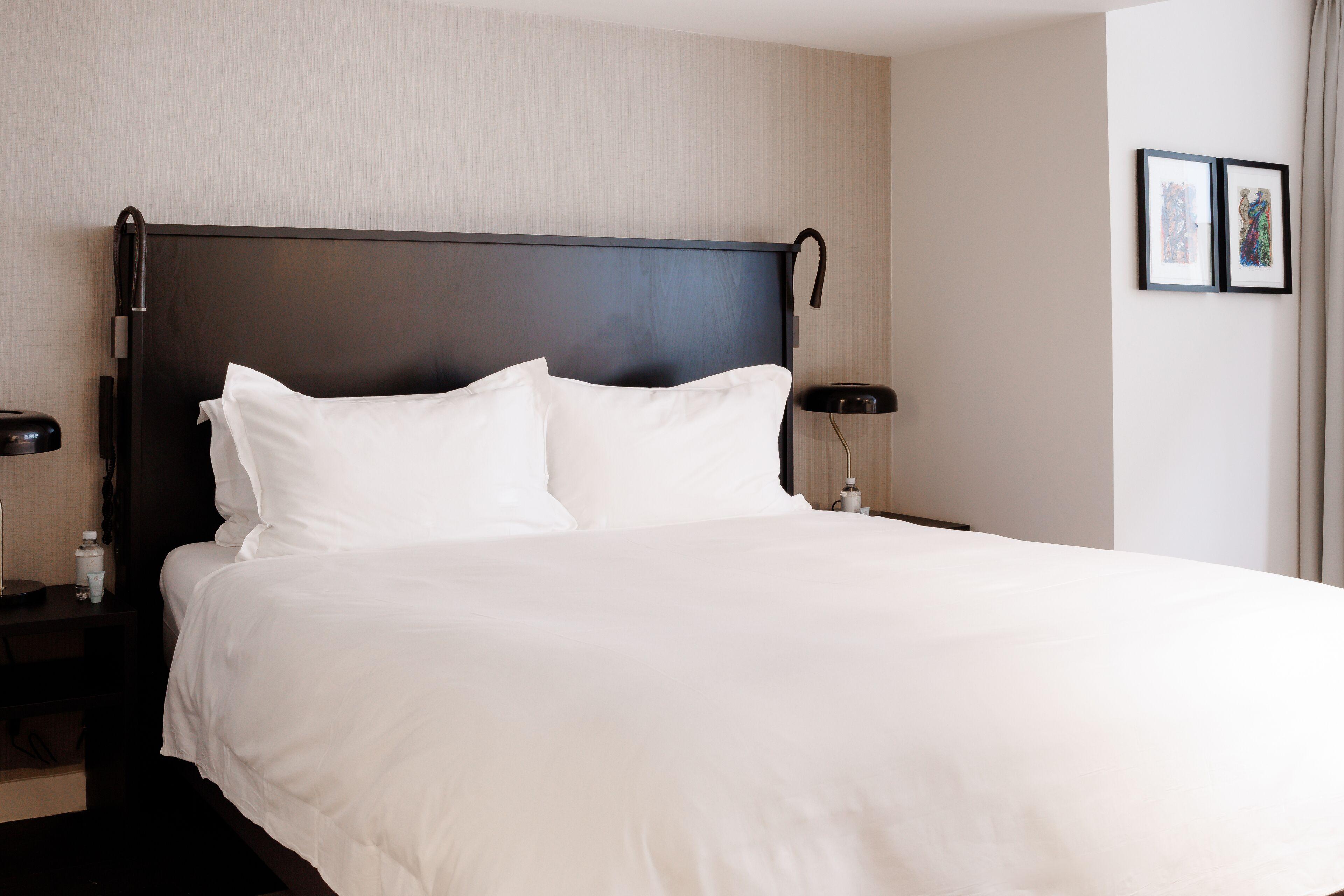 Pillows Centre Hotel 4*