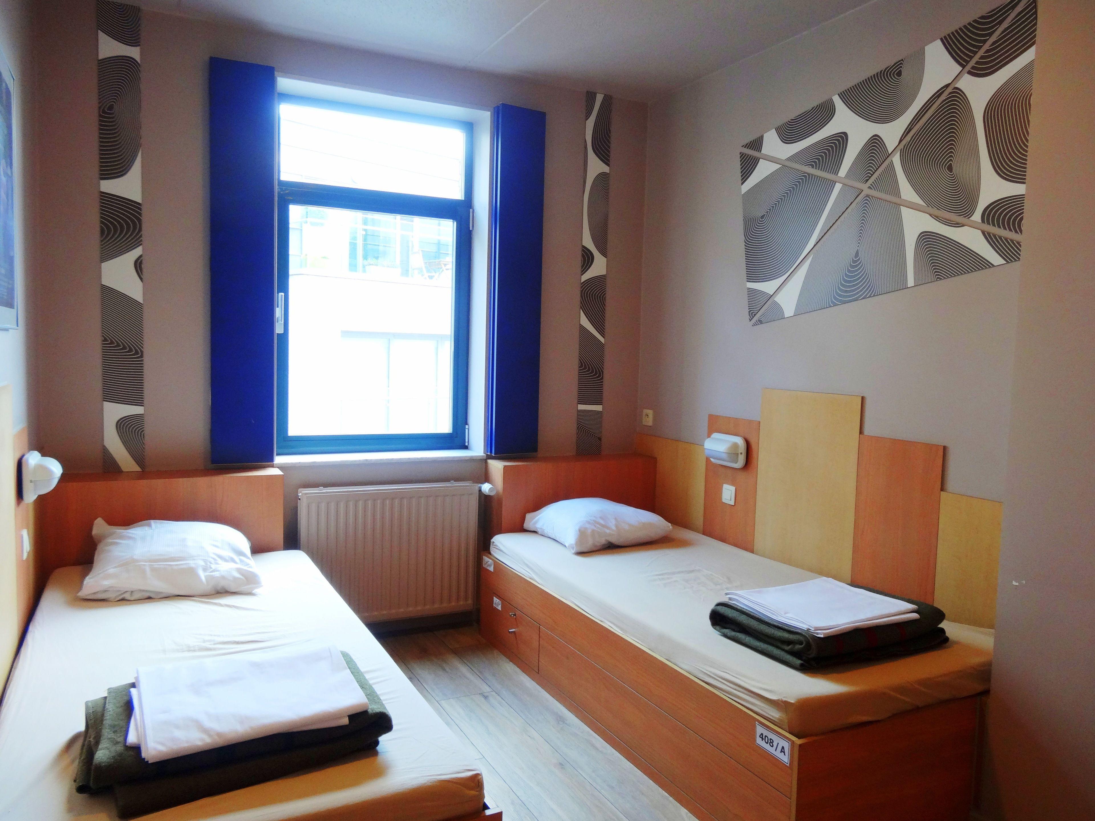 Sleep Well Youth Hostel *