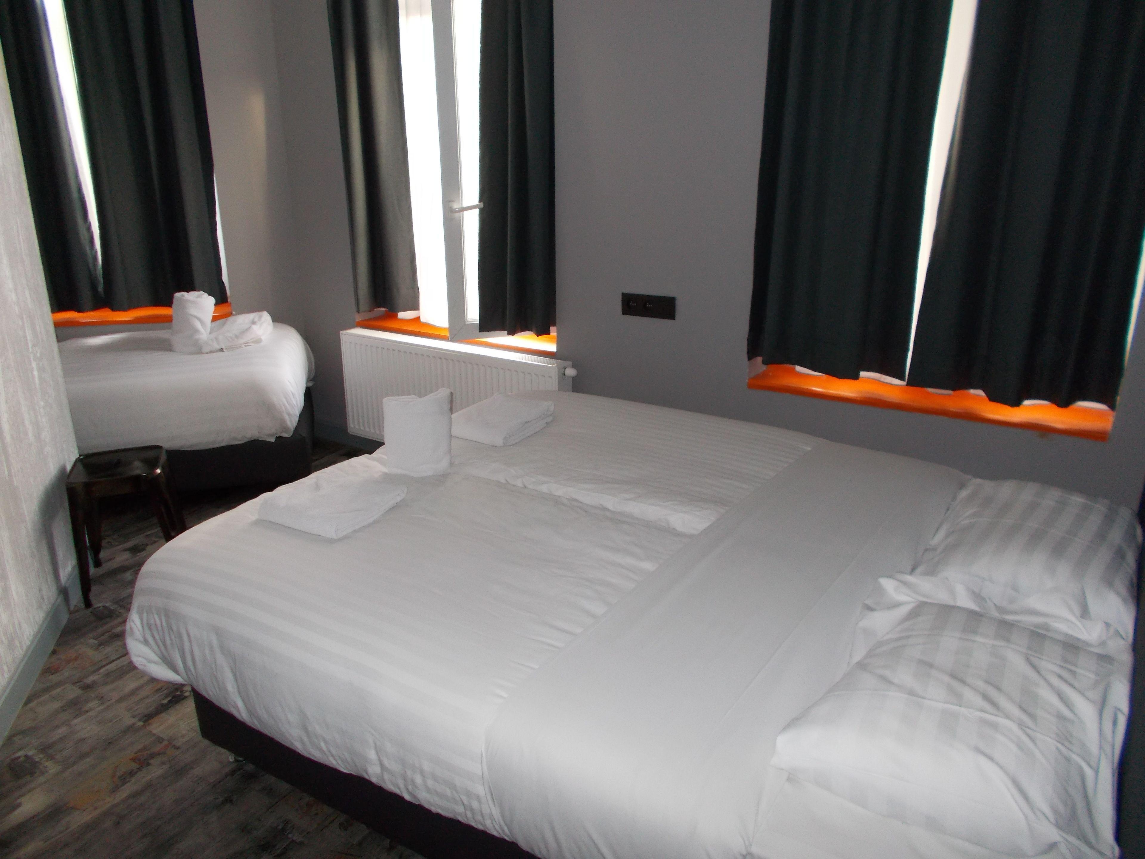 Urban Centre Hostel *