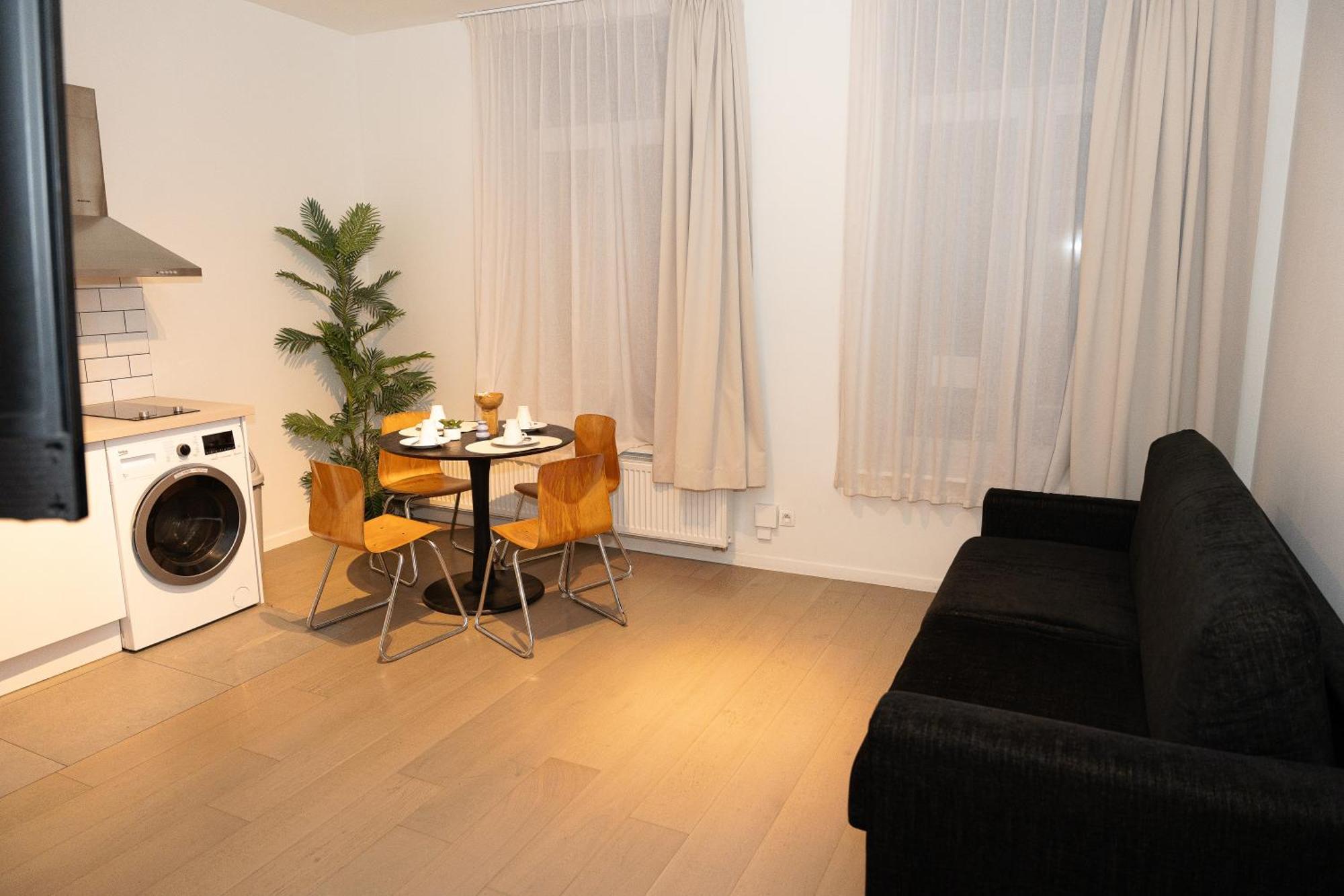 003 Avenue Louise Apartment