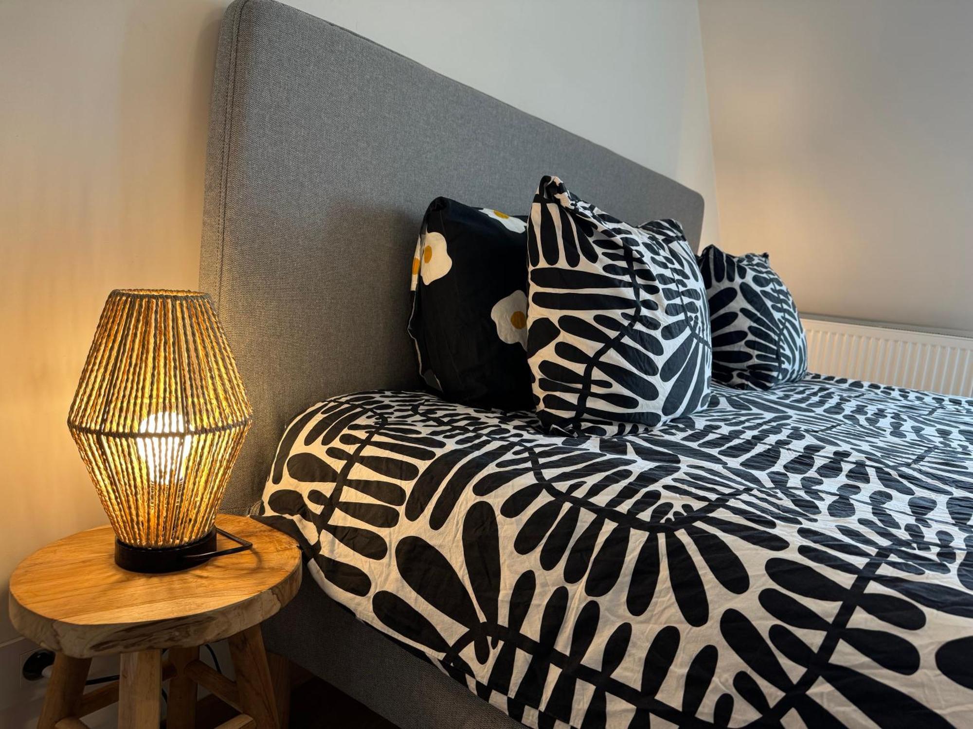 Downtown Spacious Design Duplex 3bedr Apartment