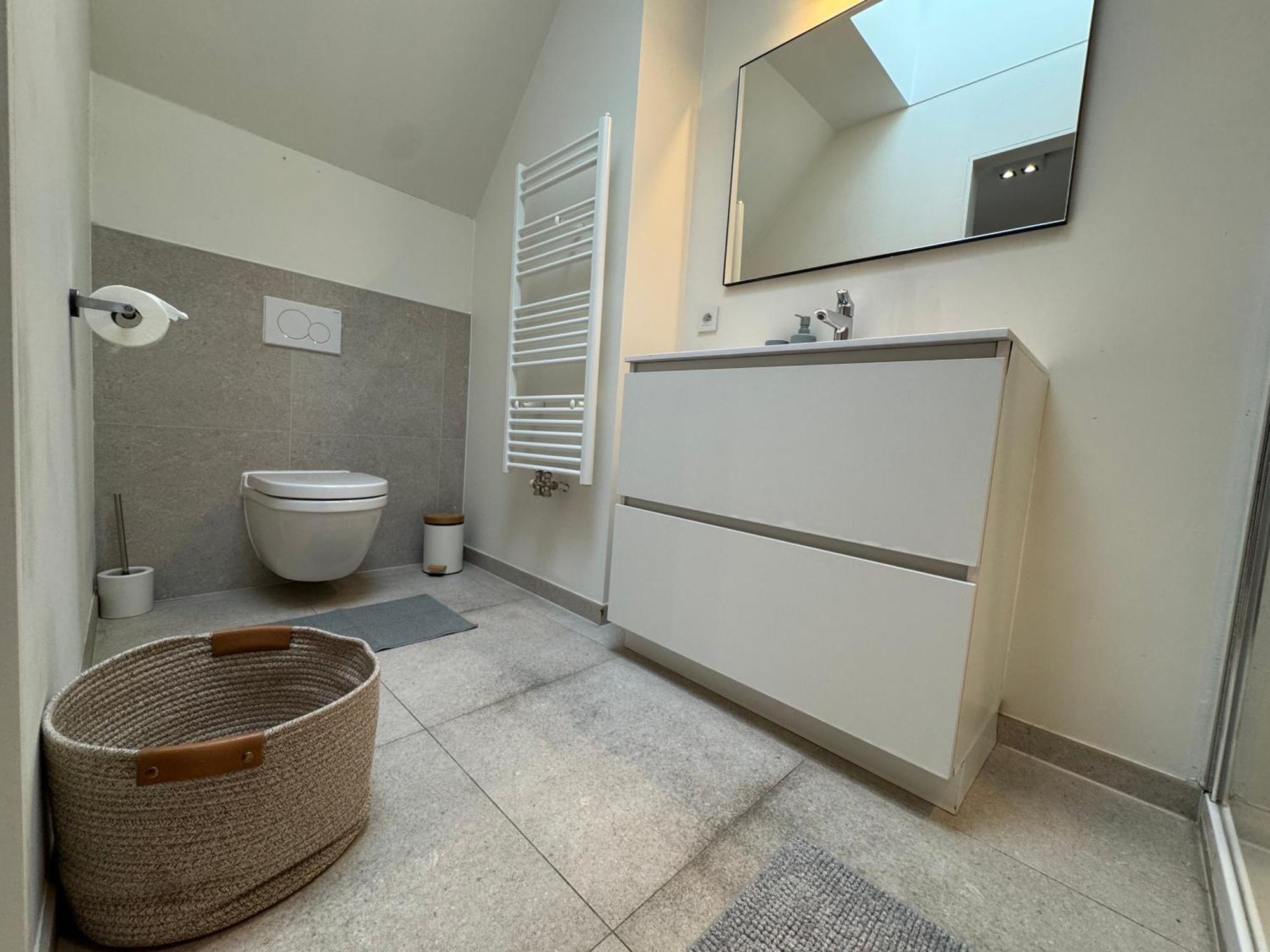 Downtown Spacious Design Duplex 3bedr Apartment *