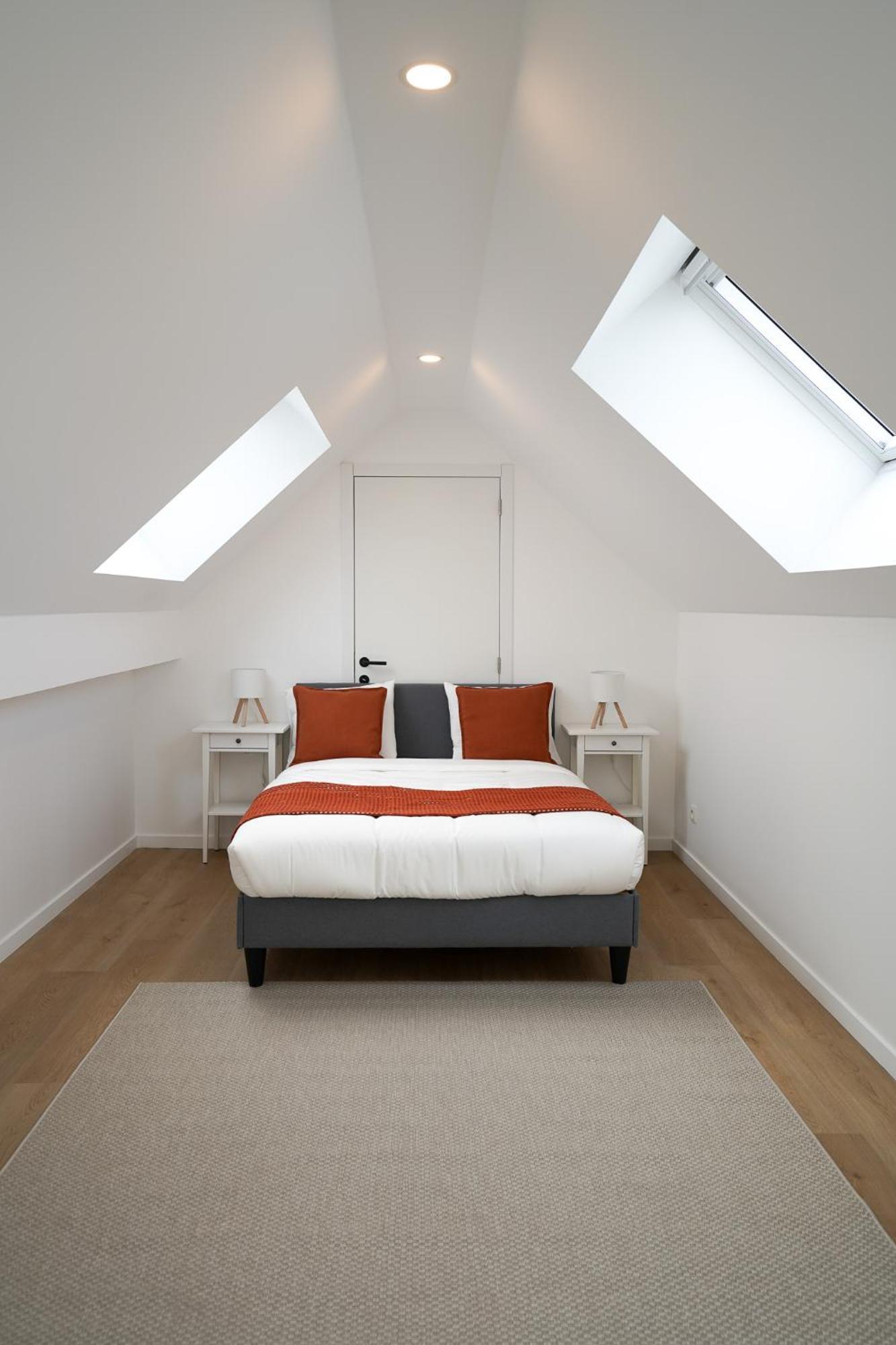 Douvres 7 * Brussels