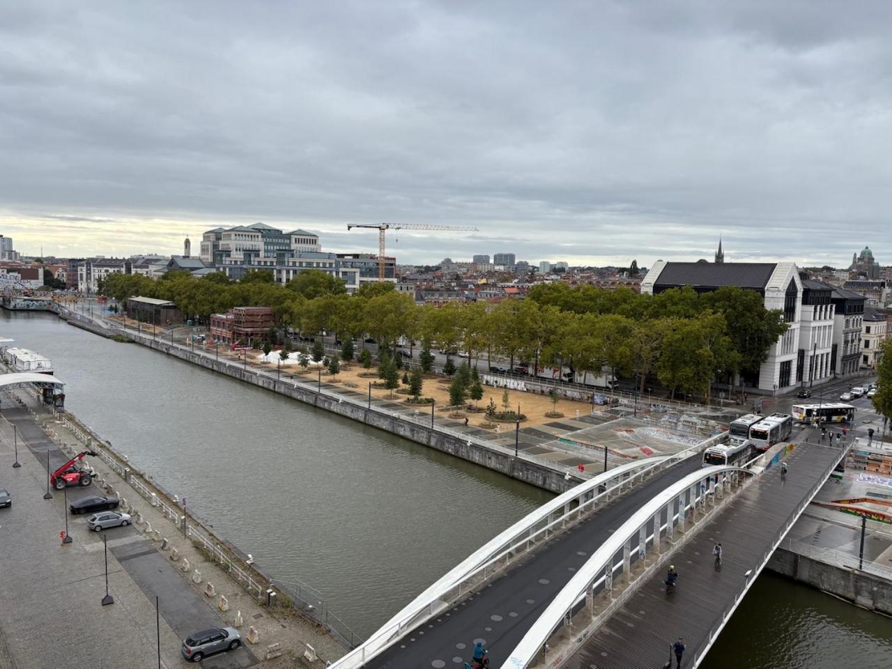 Floor Luxury With Spectacular Water Views Apartment Brussels