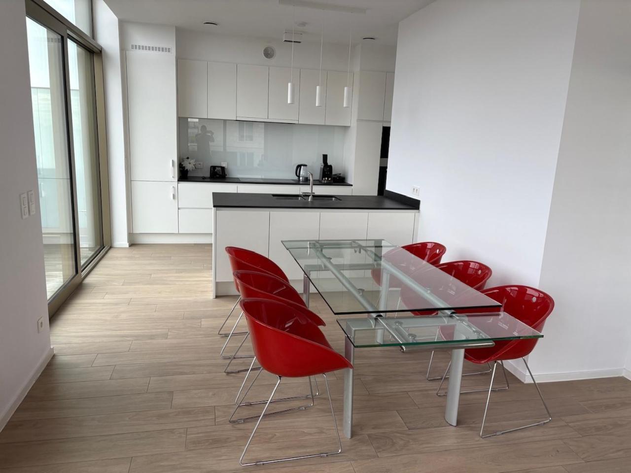 Floor Luxury With Spectacular Water Views