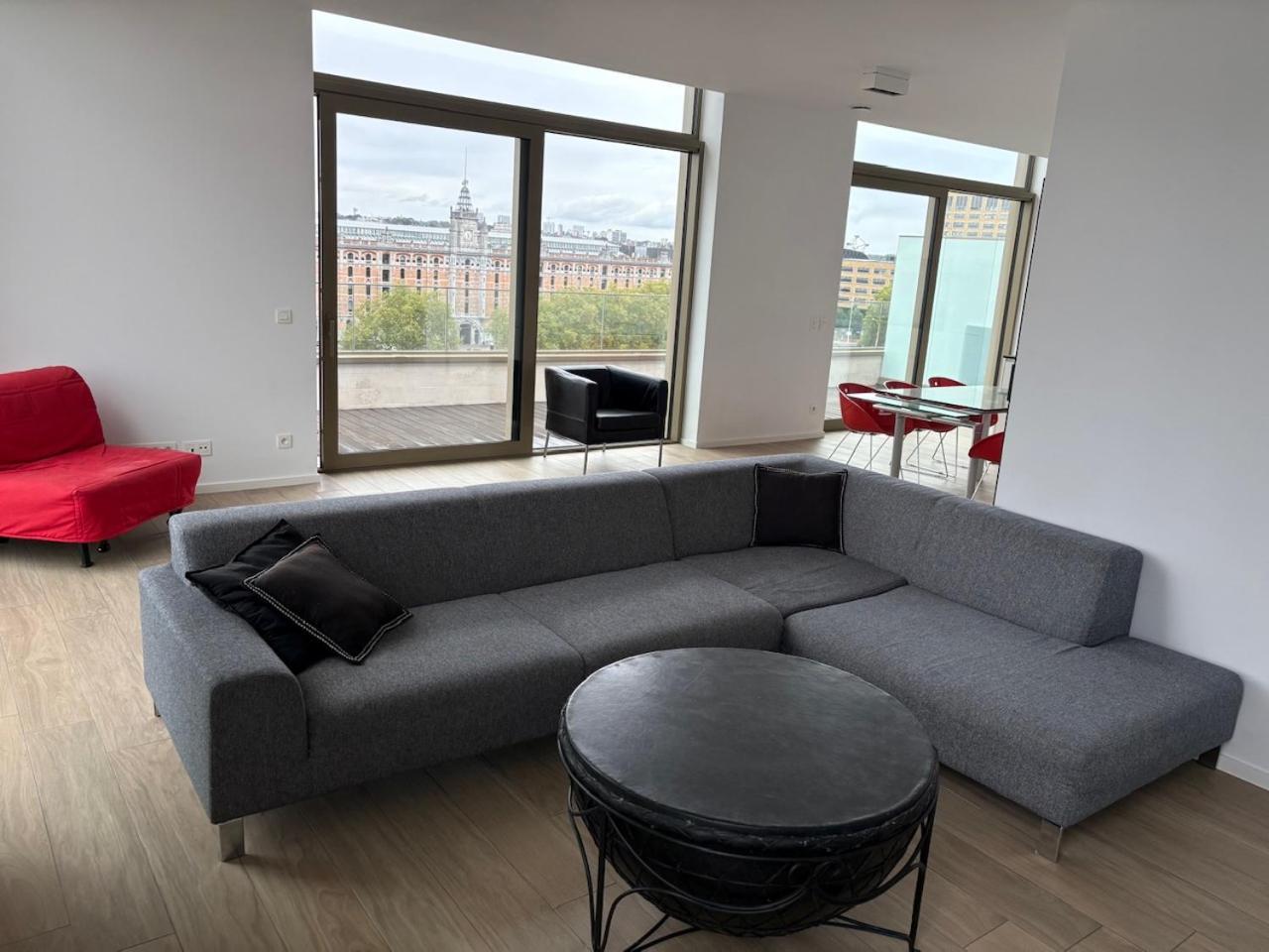 Floor Luxury With Spectacular Water Views * Brussels