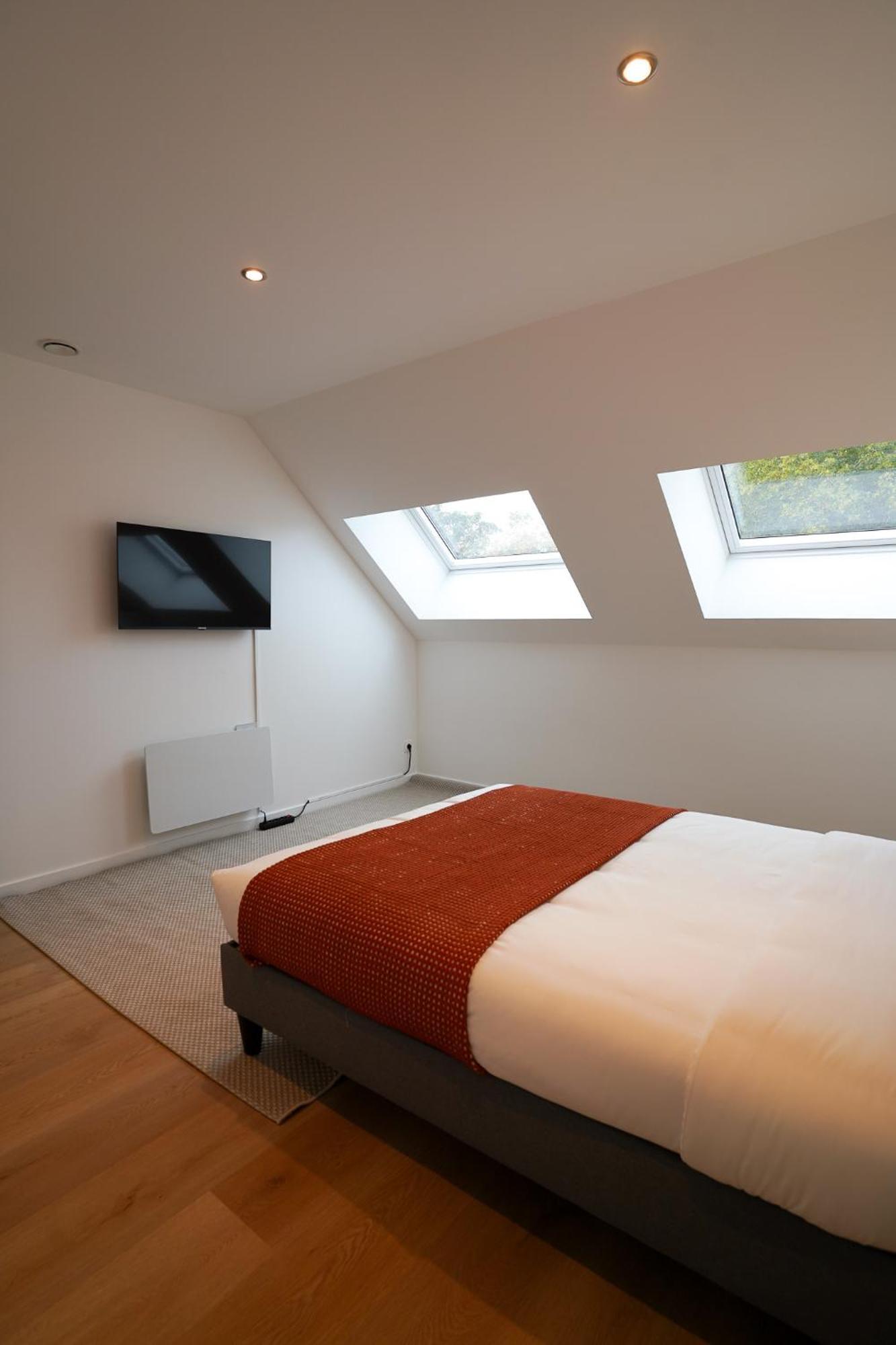 Douvres 7 * Brussels