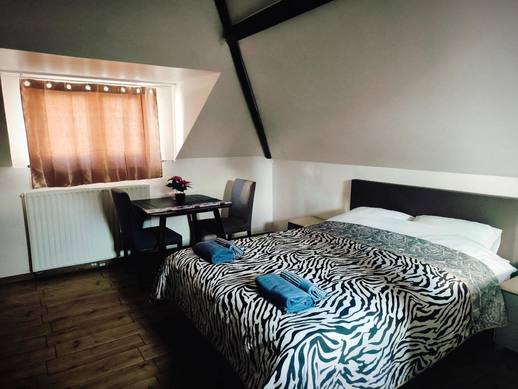 Near The Center With Bathroom And Kitchen Apartment *