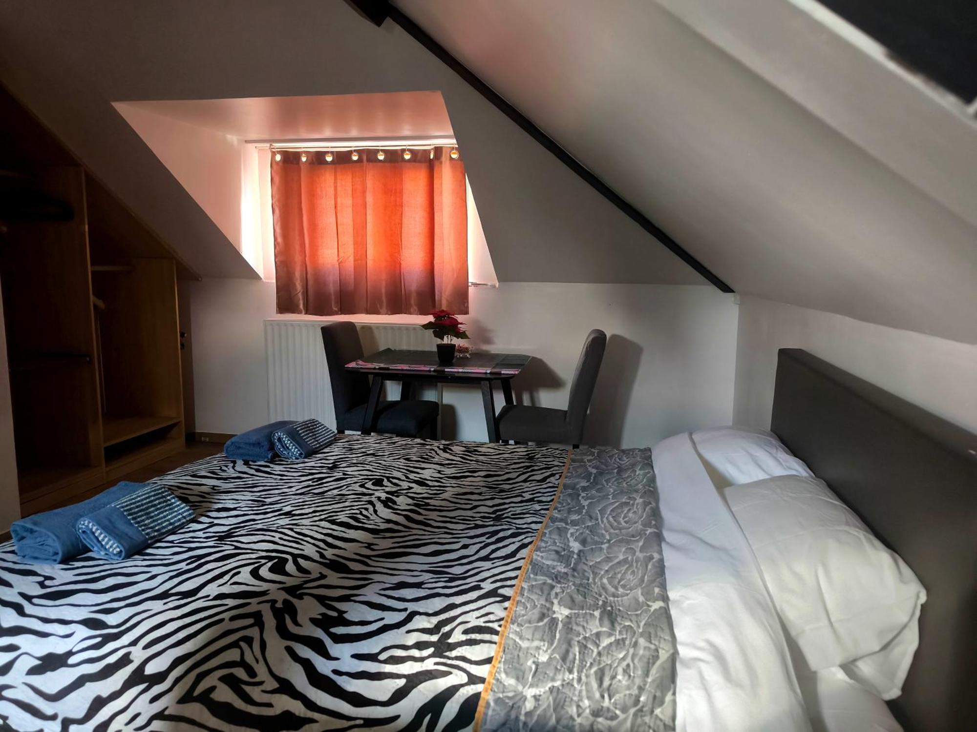 Near The Center With Bathroom And Kitchen