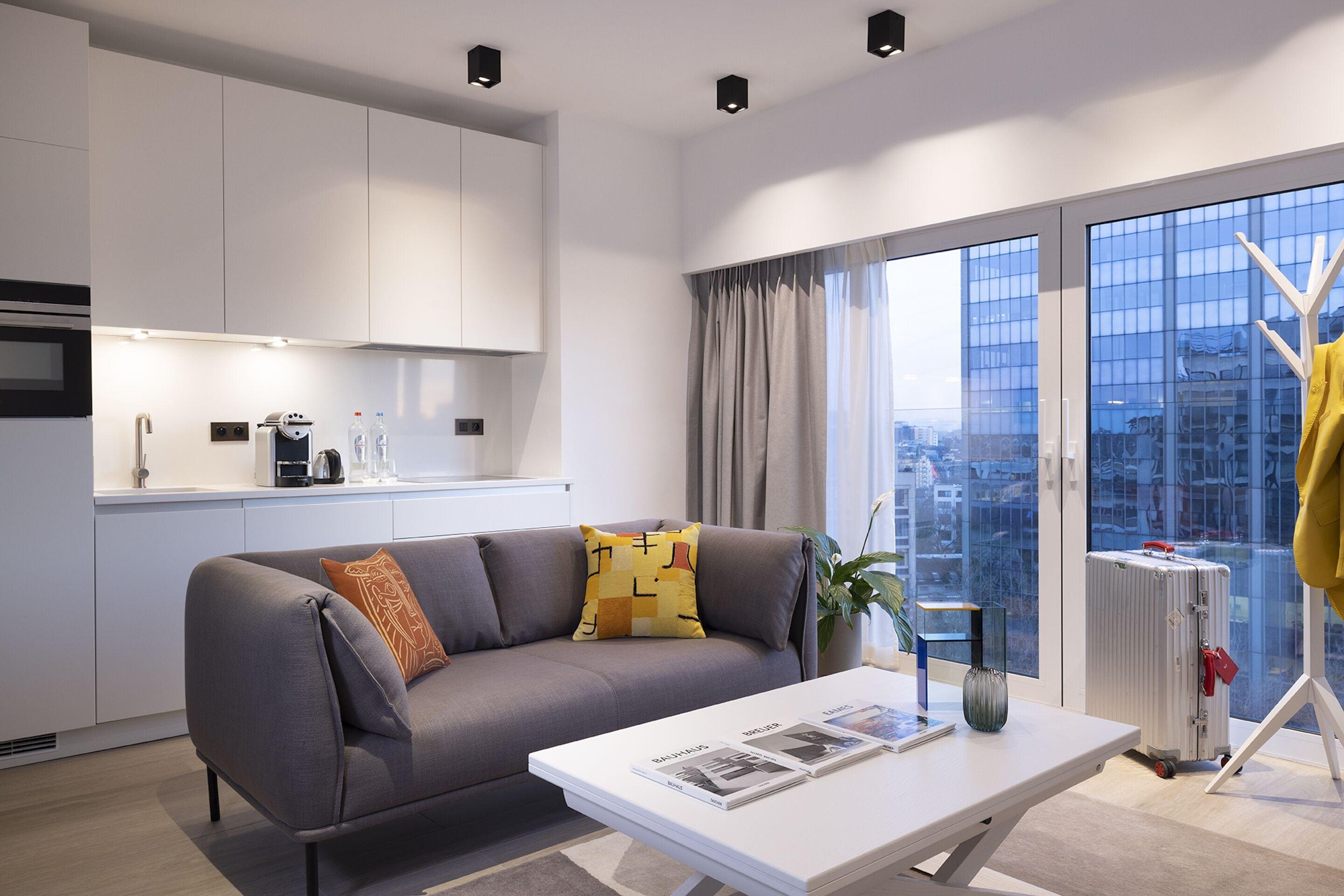 L-avenue 4*