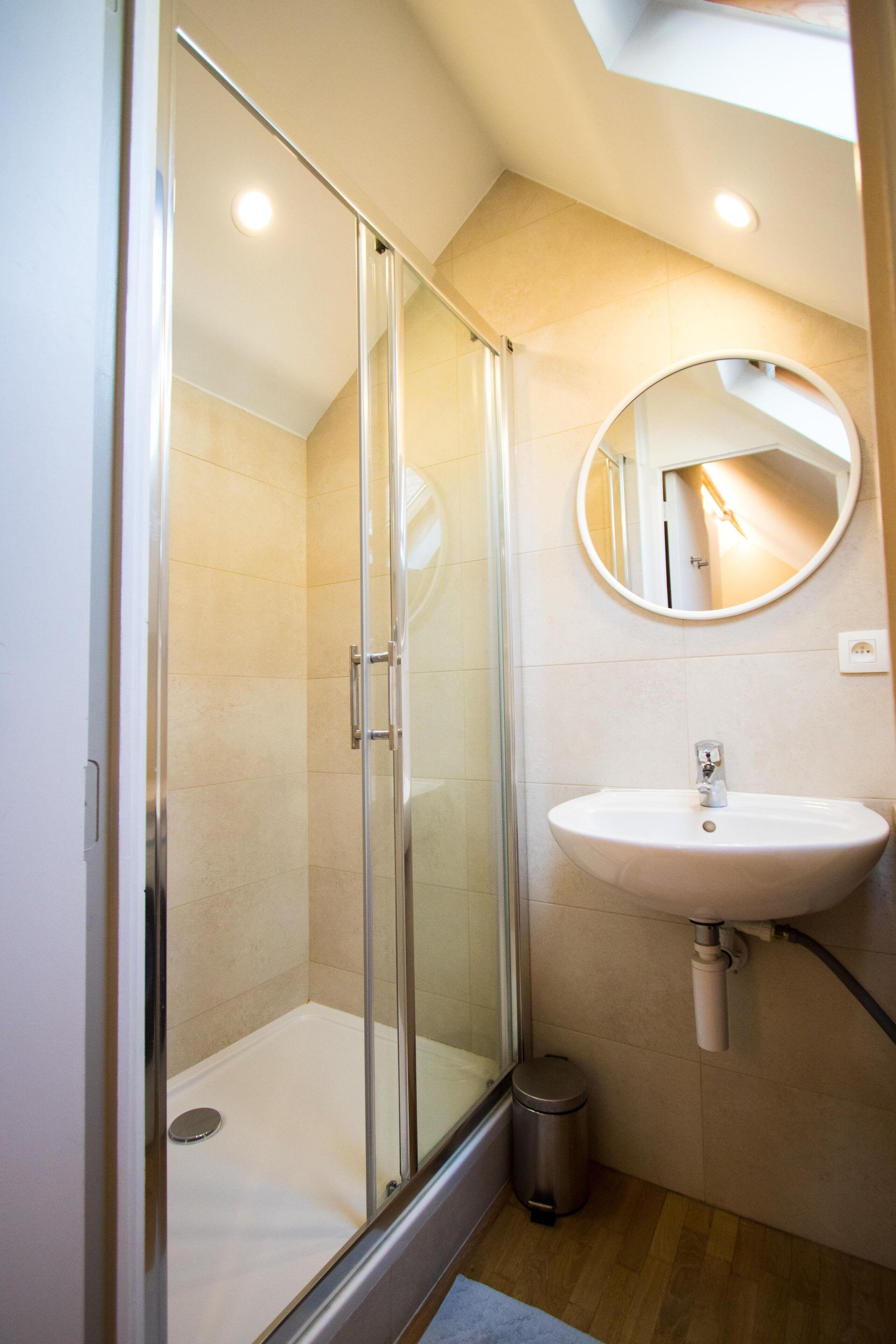 Charming Near Avenue Louise Apartment