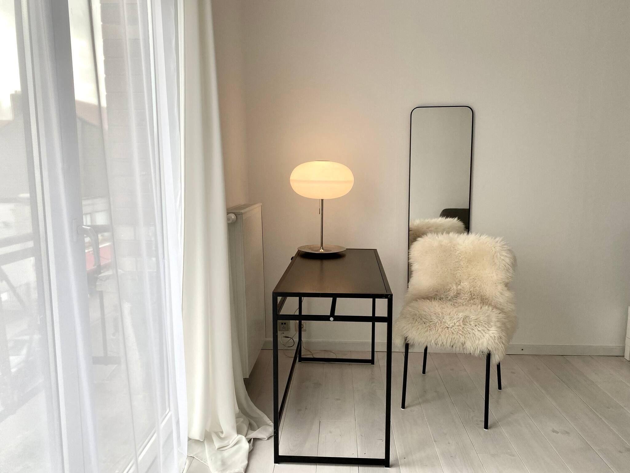 Apartment Wit Ii, Near Metro, Train N7670 *