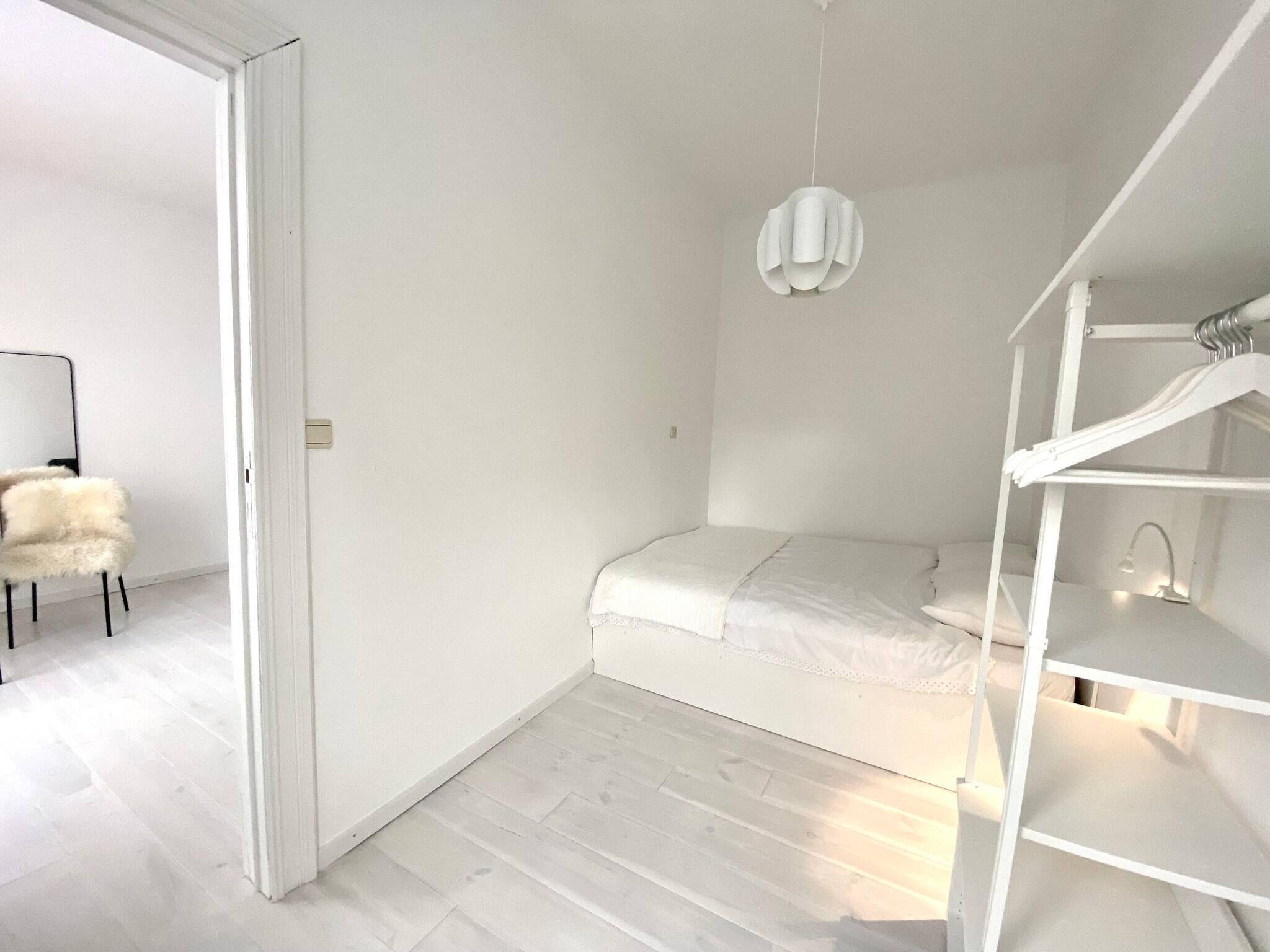 Wit Ii, Near Metro, Train N7670