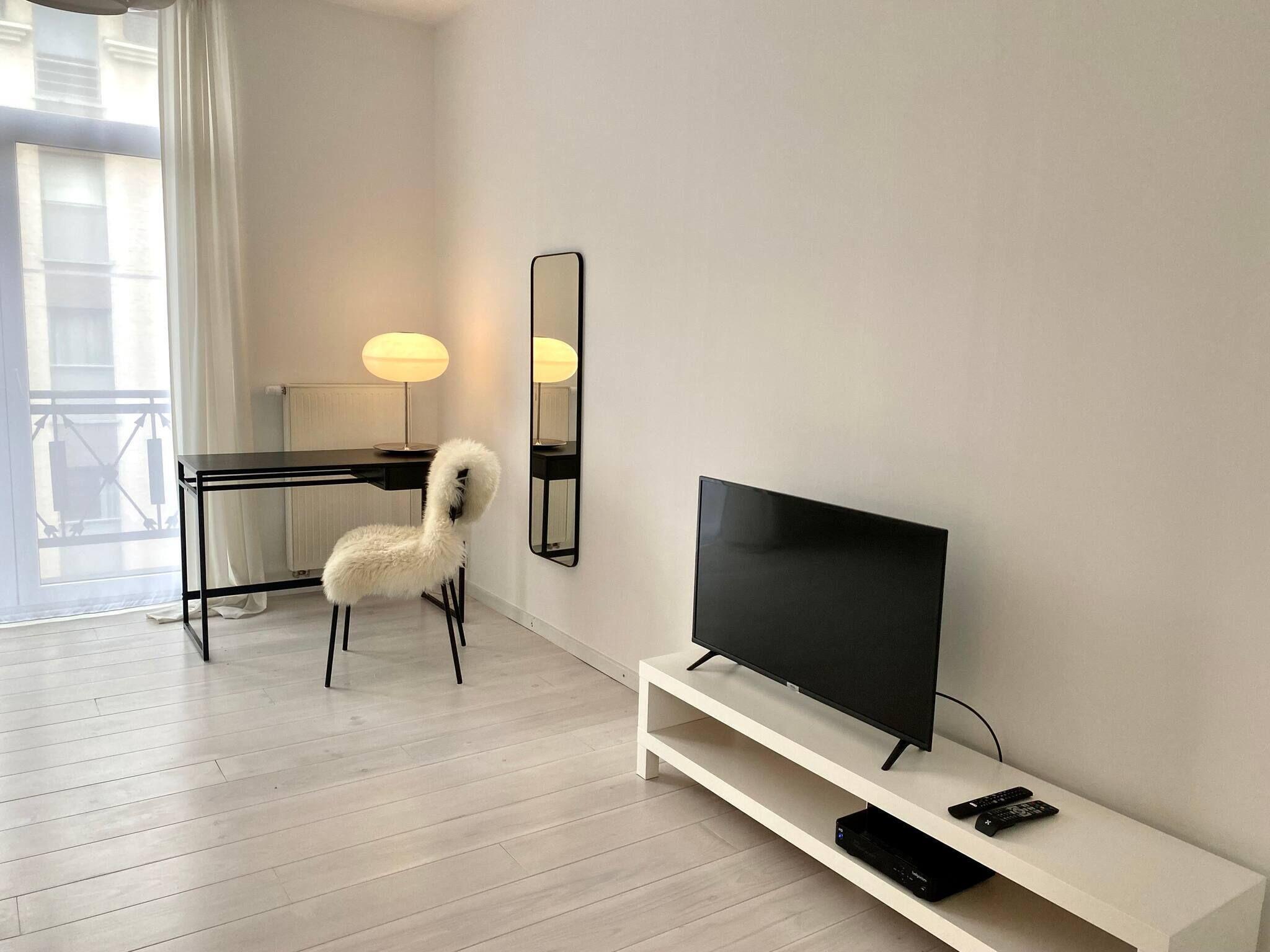 Wit Ii, Near Metro, Train N7670 *