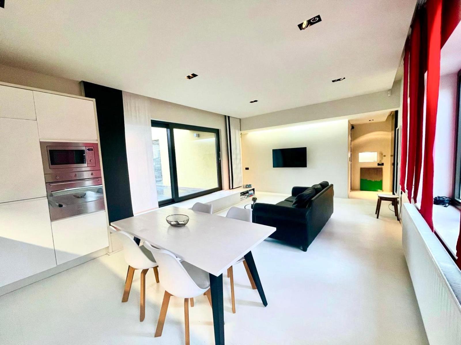 Elegant Quiet And Bright Apartment *