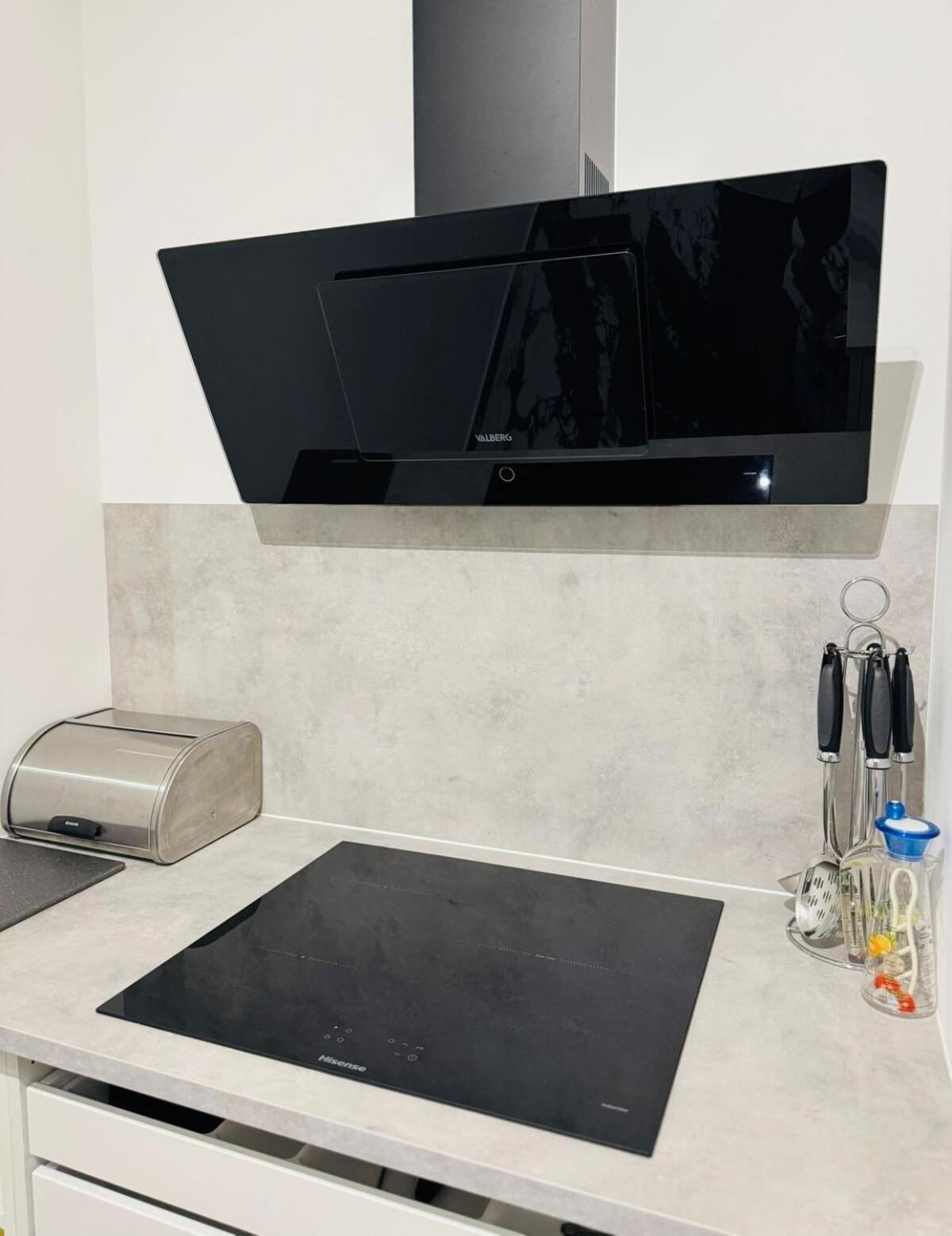 Charming 1 Bedroom With Terrace Apartment