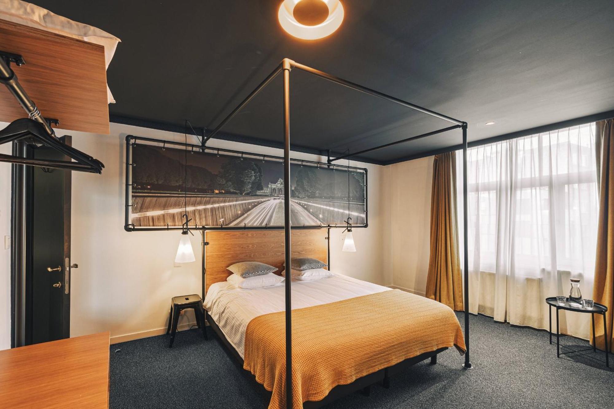 Zoom Hotel