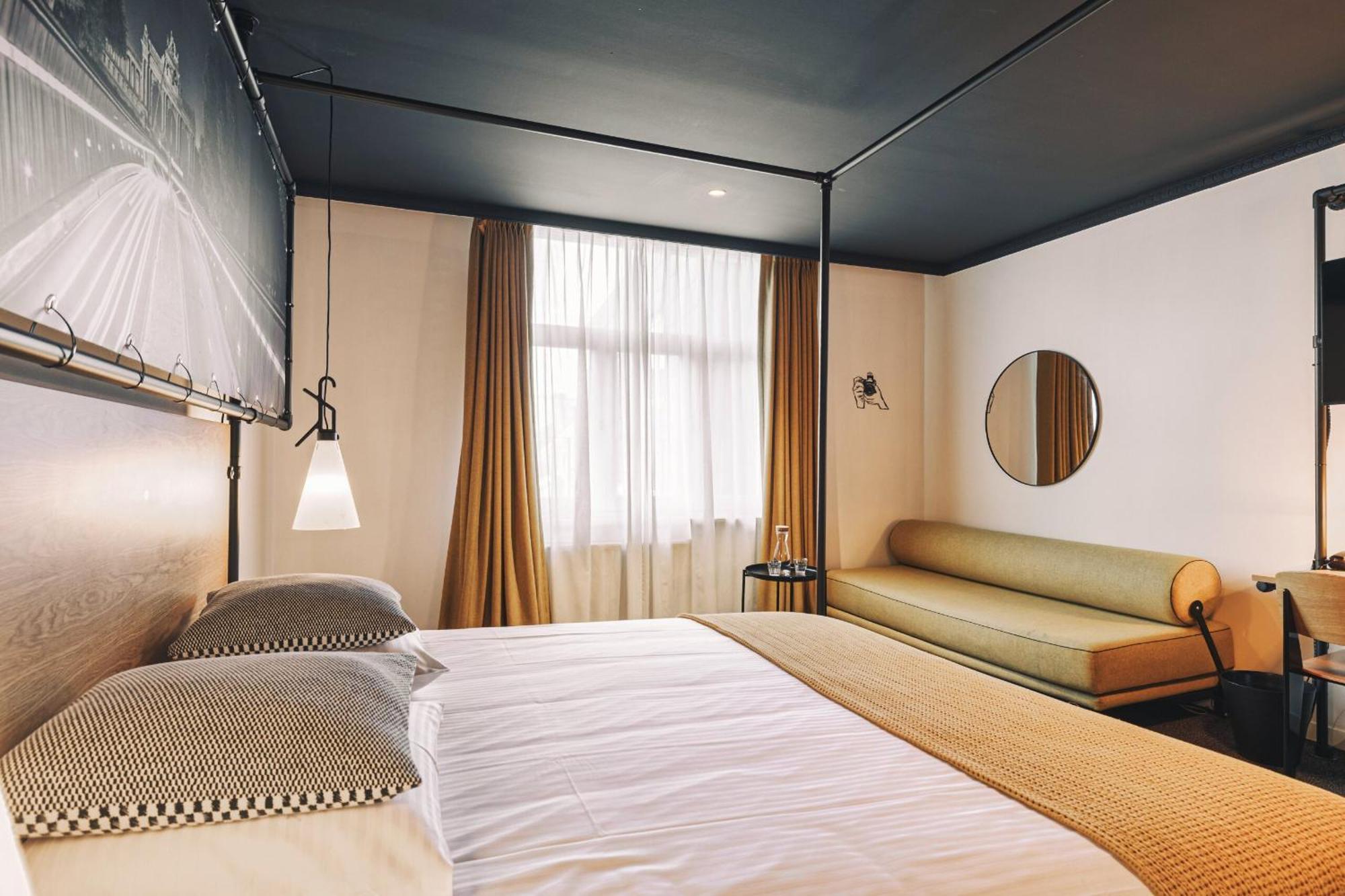 Hotel Zoom 4*