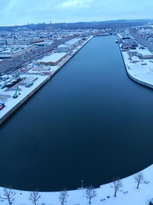 Romantics Rooms In Brussels Sky