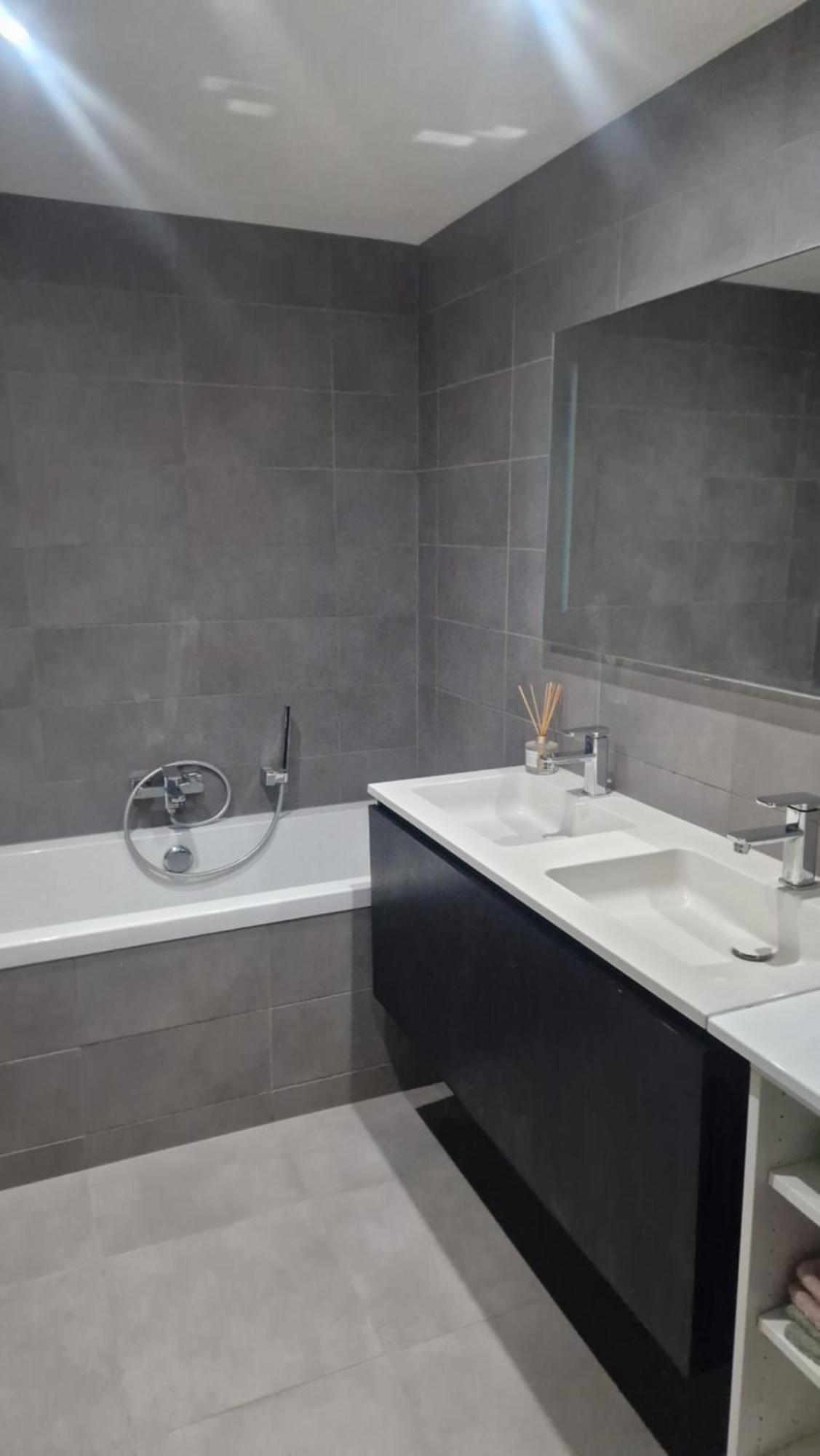 Romantics Rooms In Brussels Sky Guest house