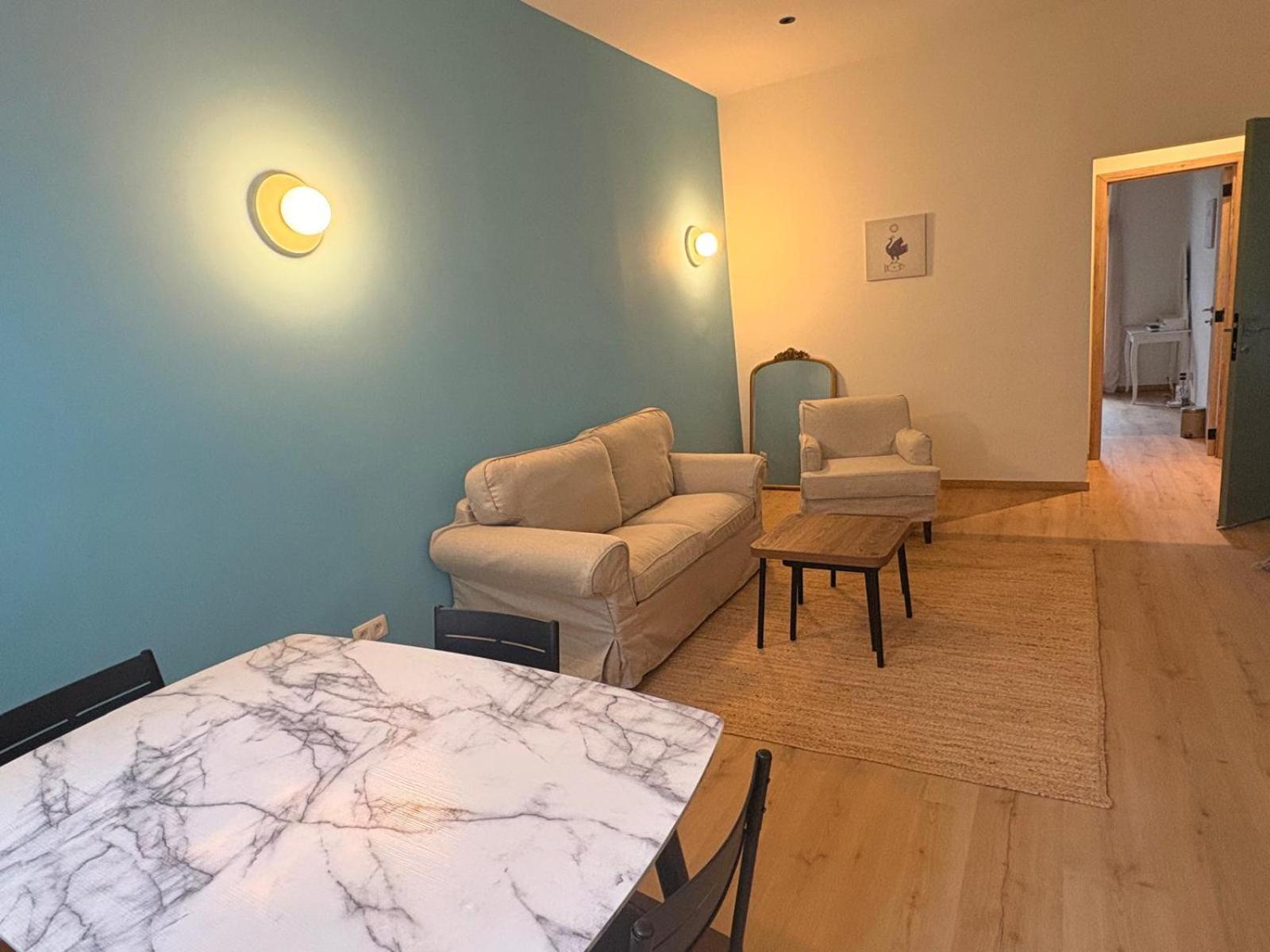 Le Goujons - New Near Midi Station Apartment *