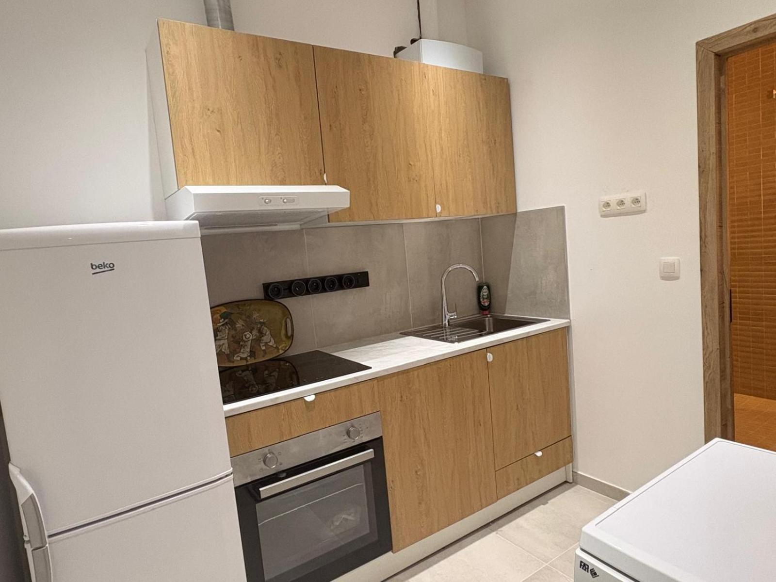 Le Goujons - New Near Midi Station