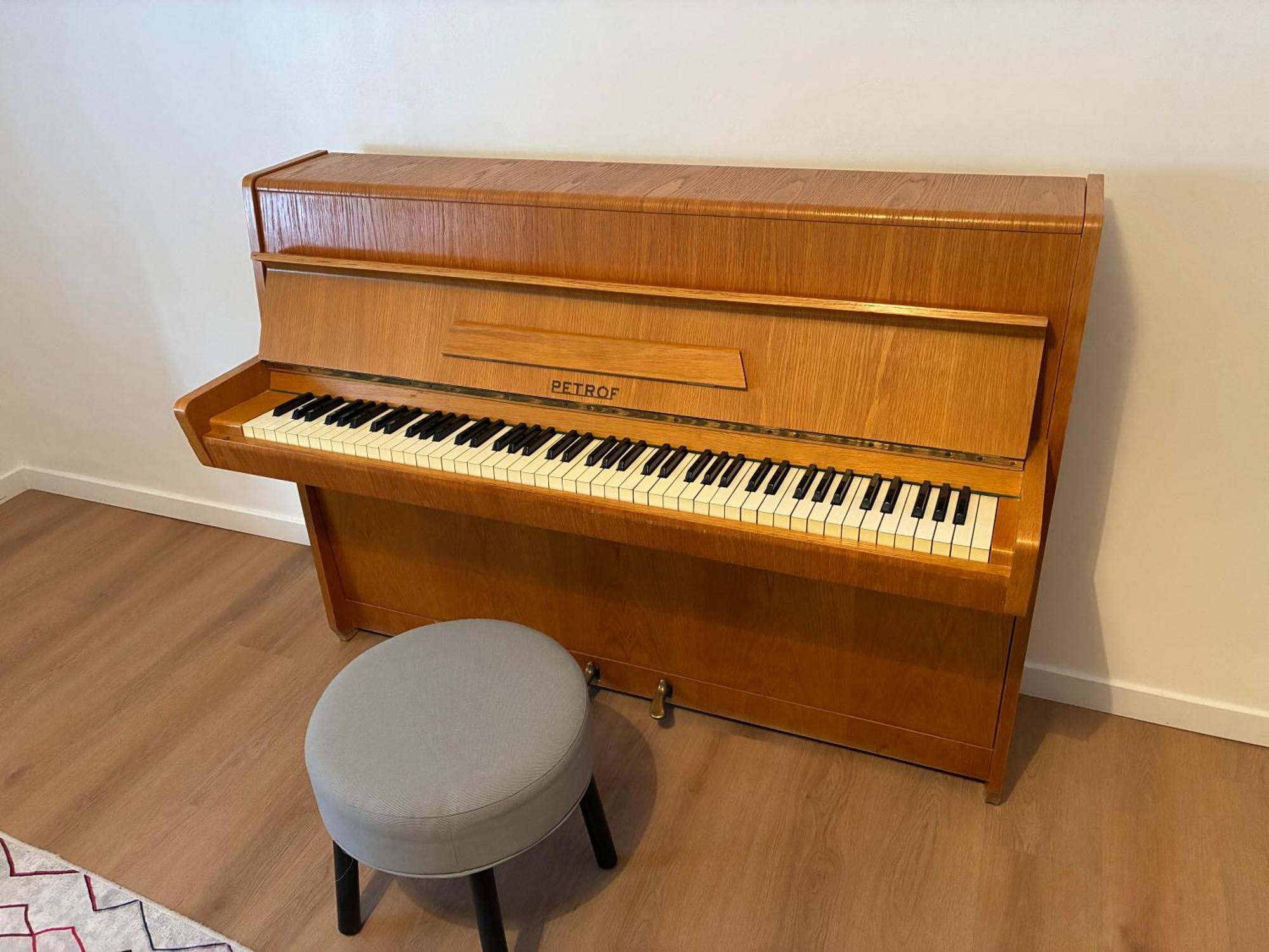 Le Goujons - New Near Midi Station Apartment Brussels