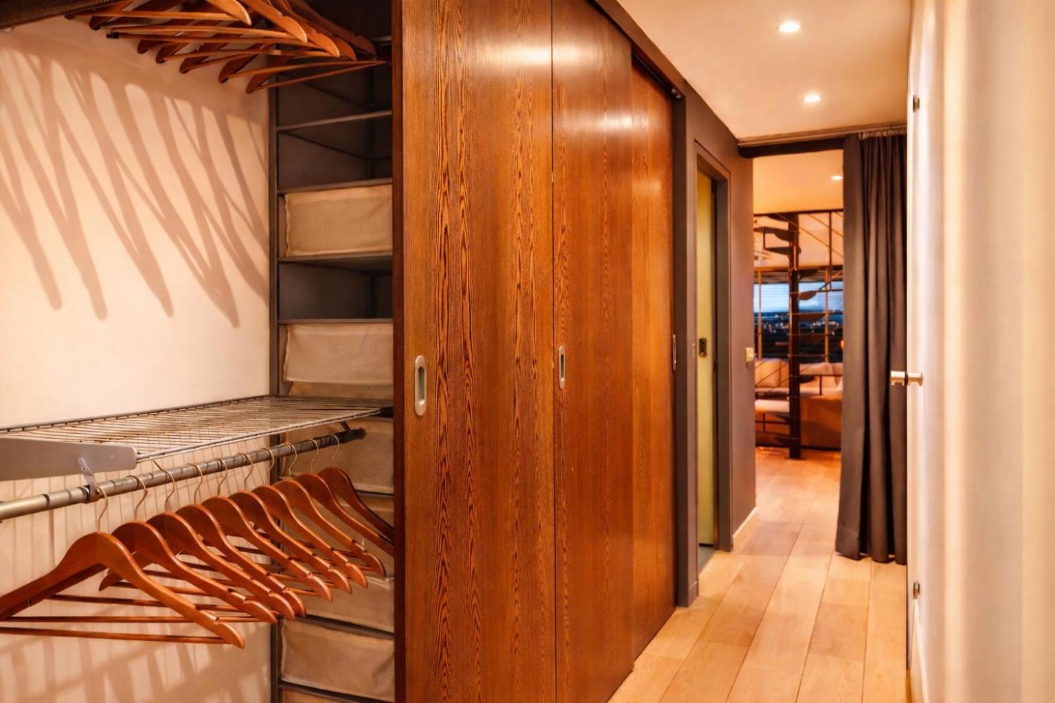 Luxury Loft Duplex Penthouse Of 190m2 & Free Parking ! Brussels