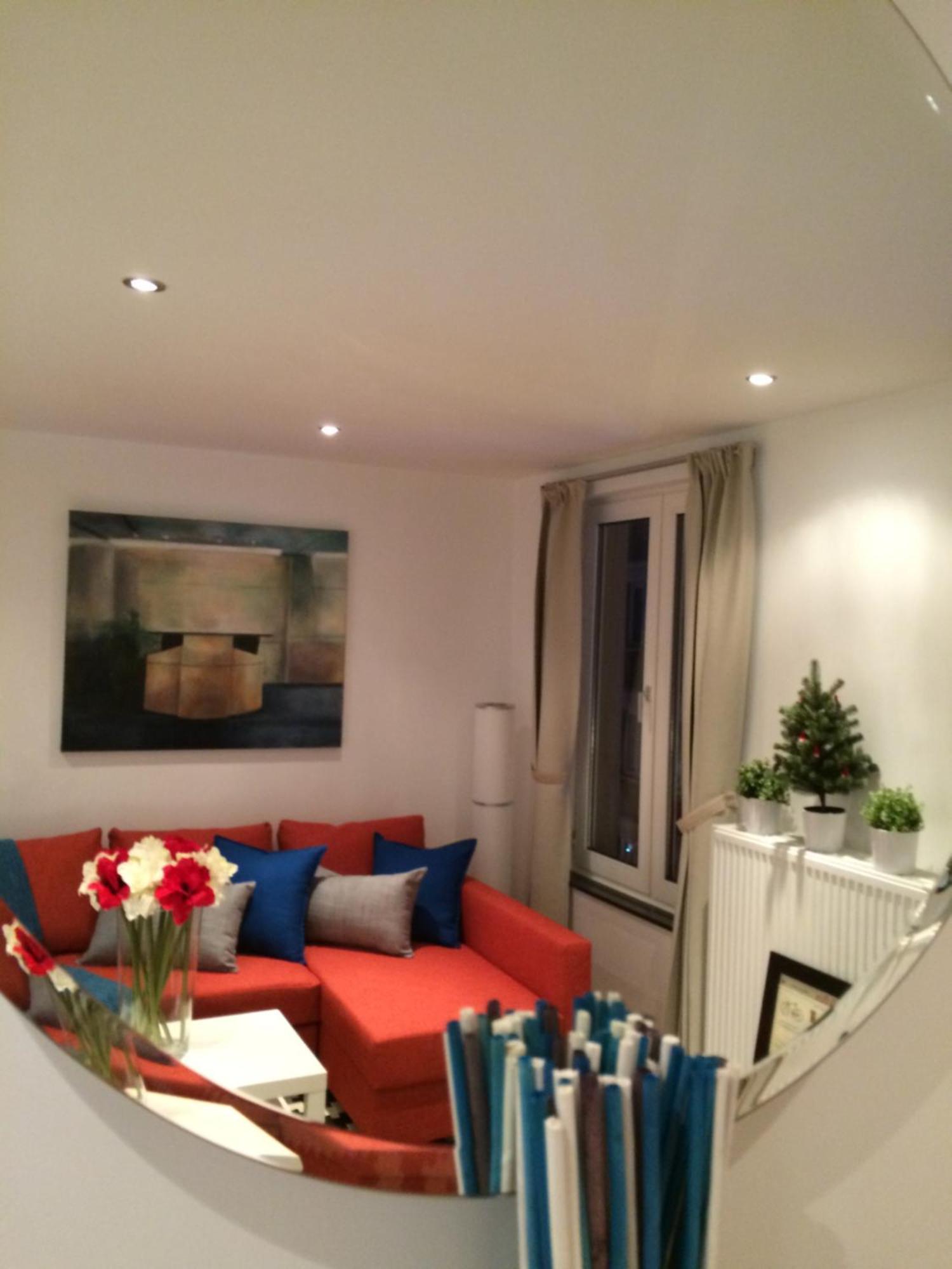 Apartment - Steps Grand Place - Local Vibrant Neighbourhood
