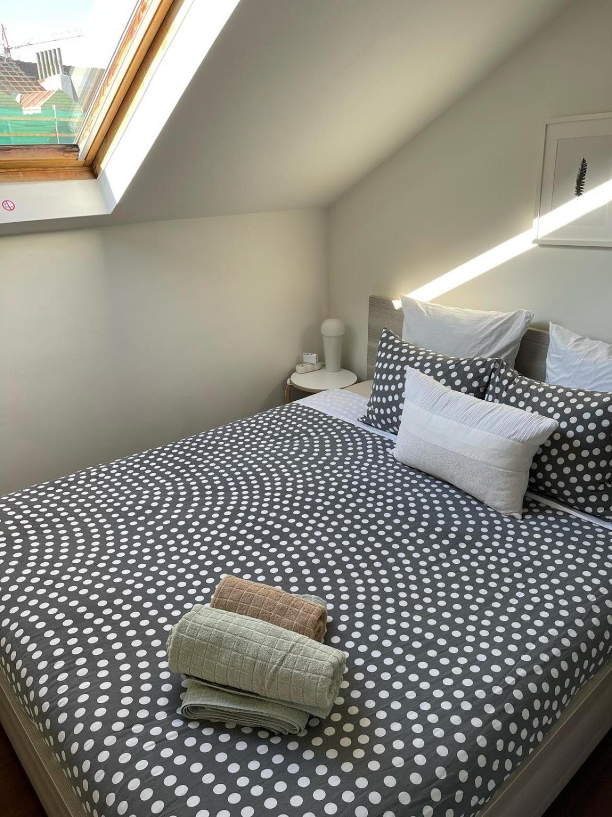 Appartement - Steps Grand Place - Local Vibrant Neighbourhood *