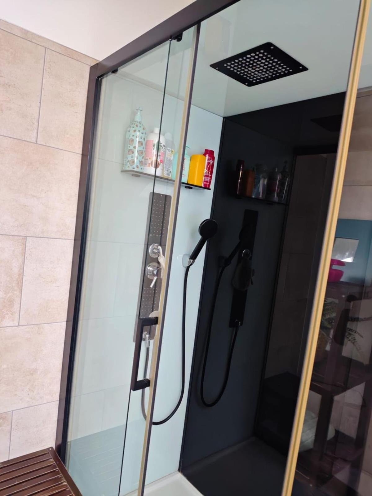 Apartment - Steps Grand Place - Local Vibrant Neighbourhood Brussels