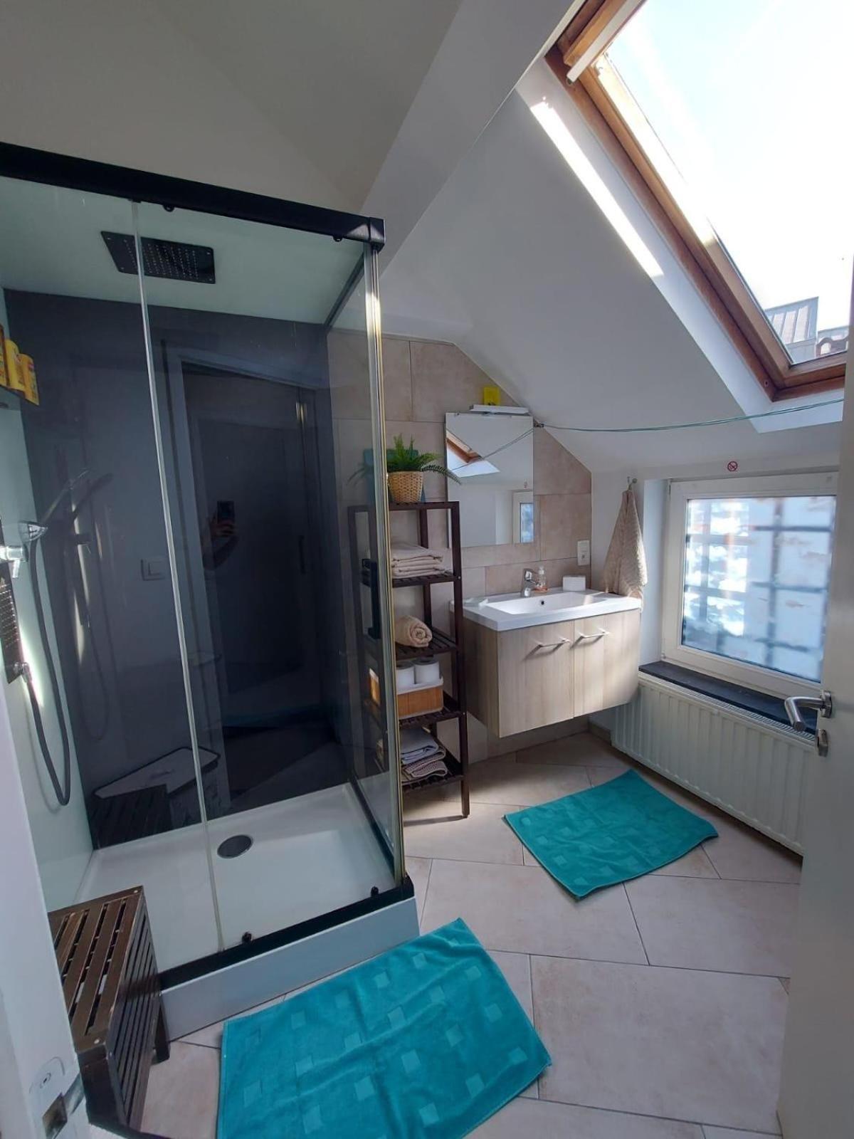 - Steps Grand Place - Local Vibrant Neighbourhood Apartment *