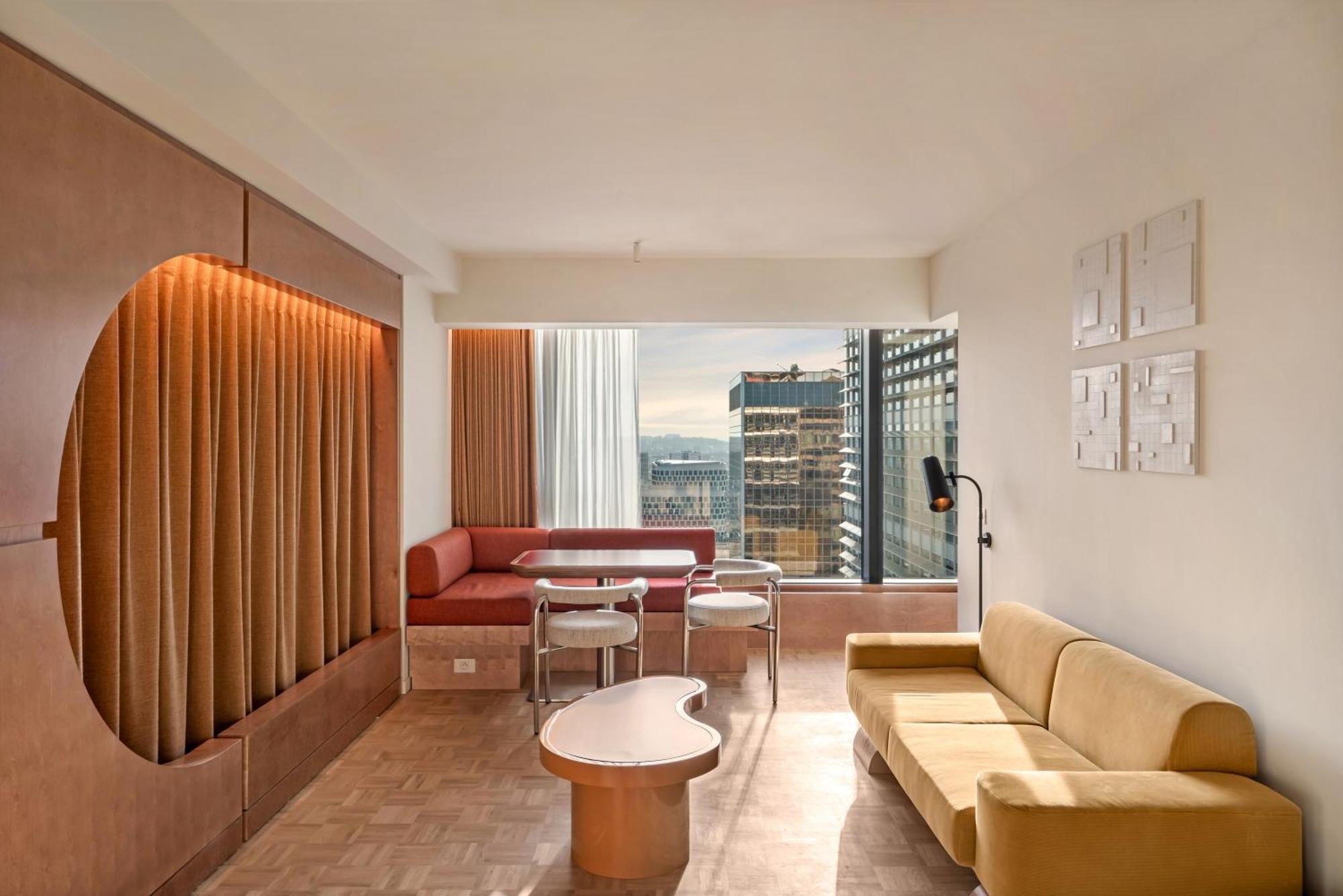 The Standard, 5*