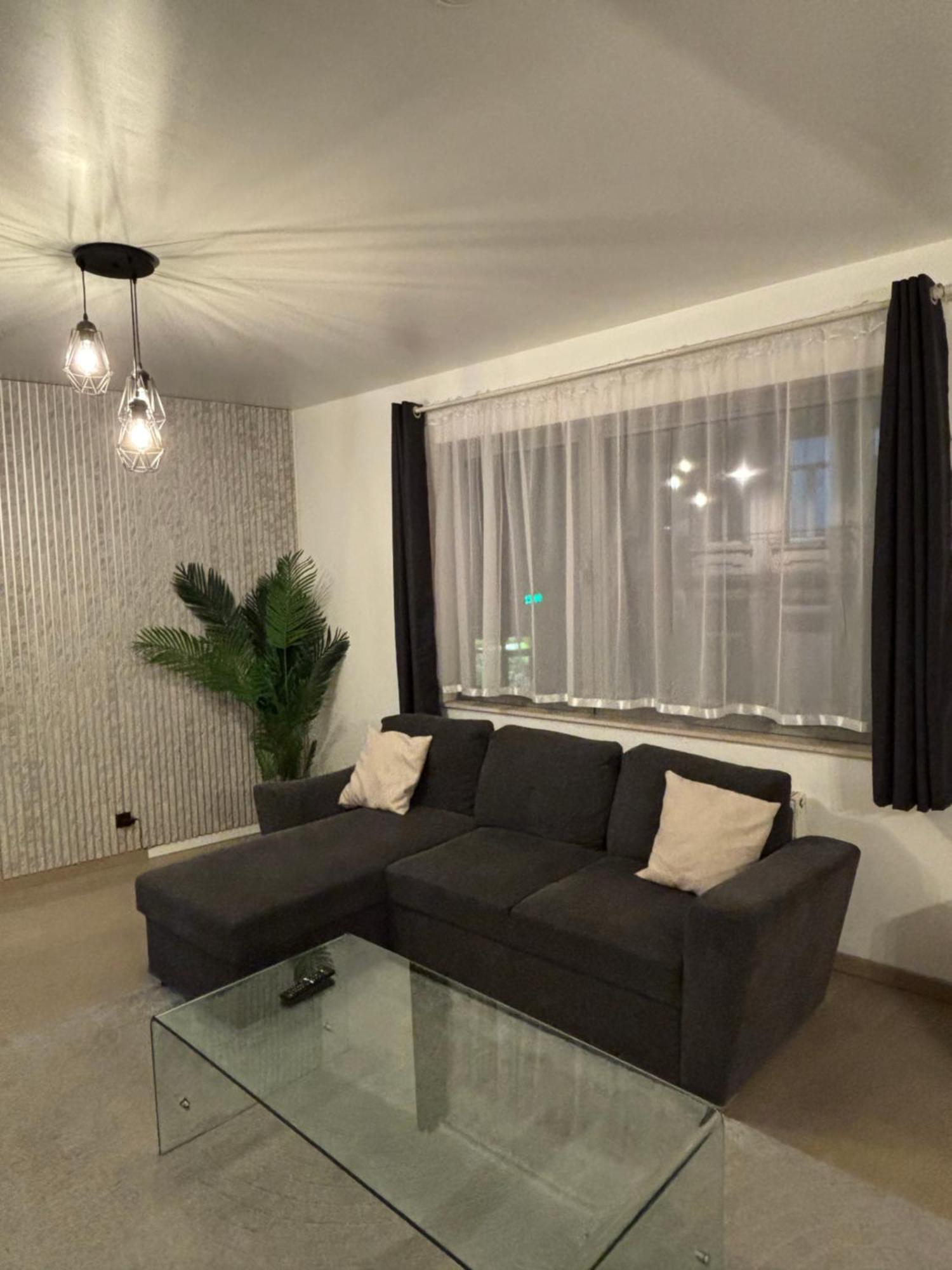 Stylish, Modern & Spacious In Apartment