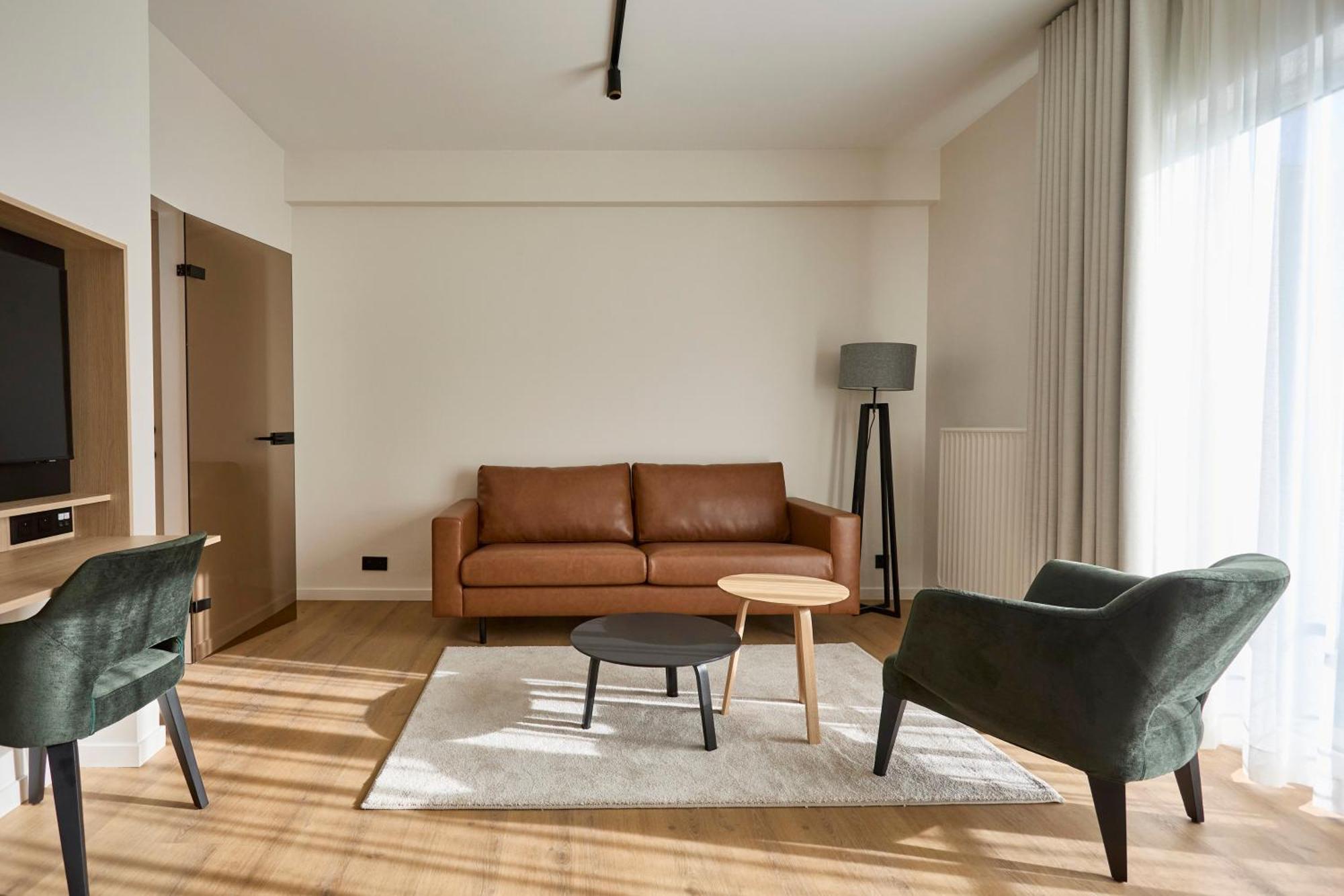 Georges Henri Aparthotel *