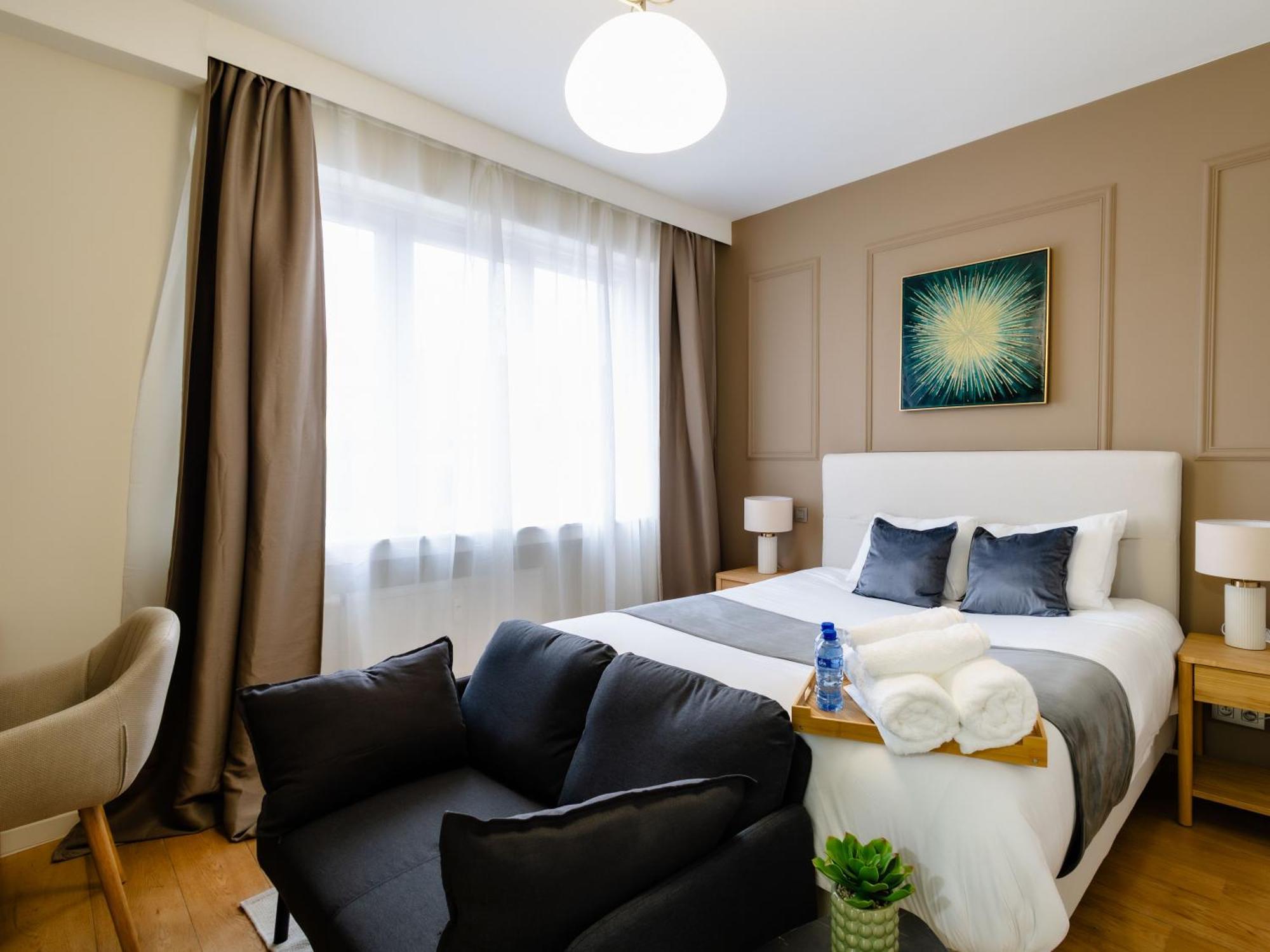 Apartment - Centre-ville - 2min De Metro - 401