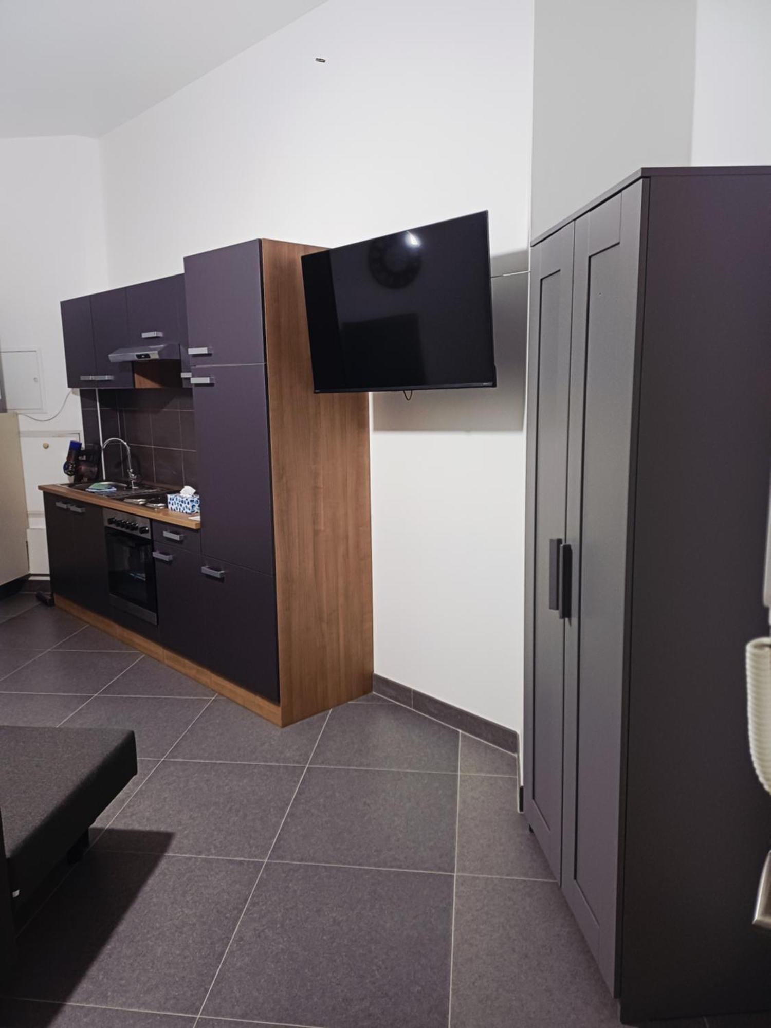 La Perla Louise Rdc Apartment *