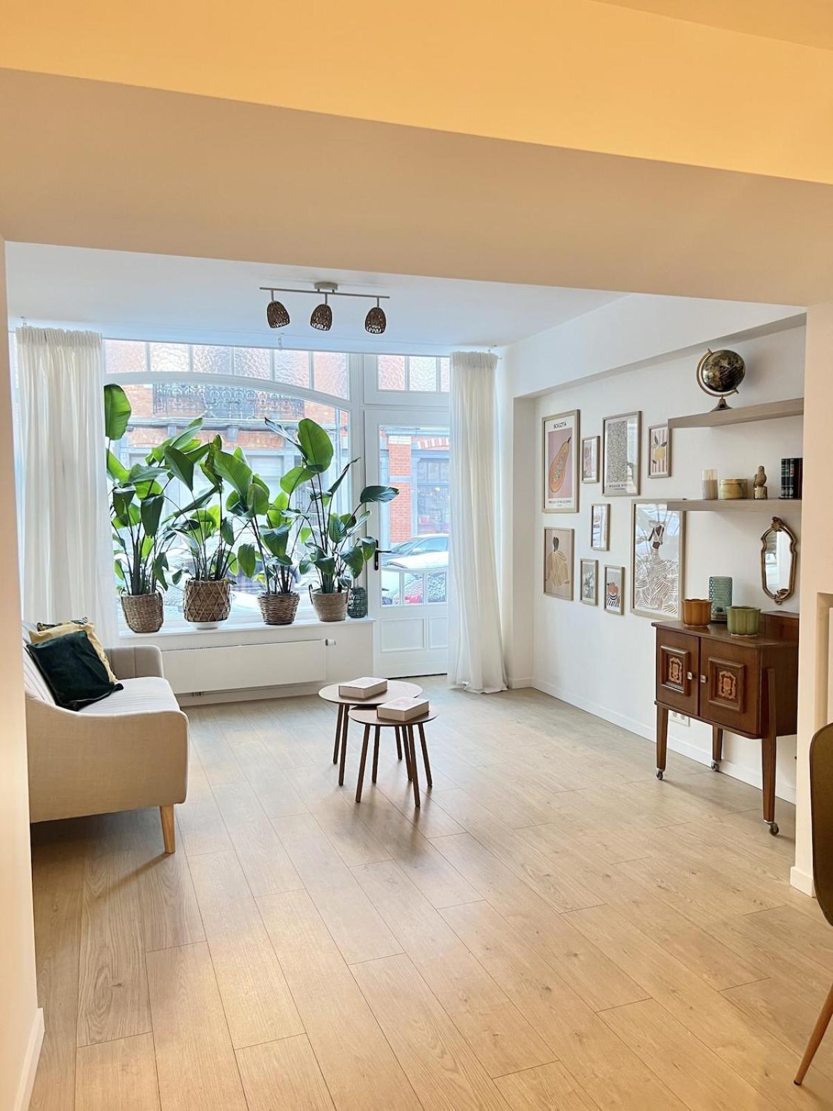 Modern & Elegant Near Montgomery