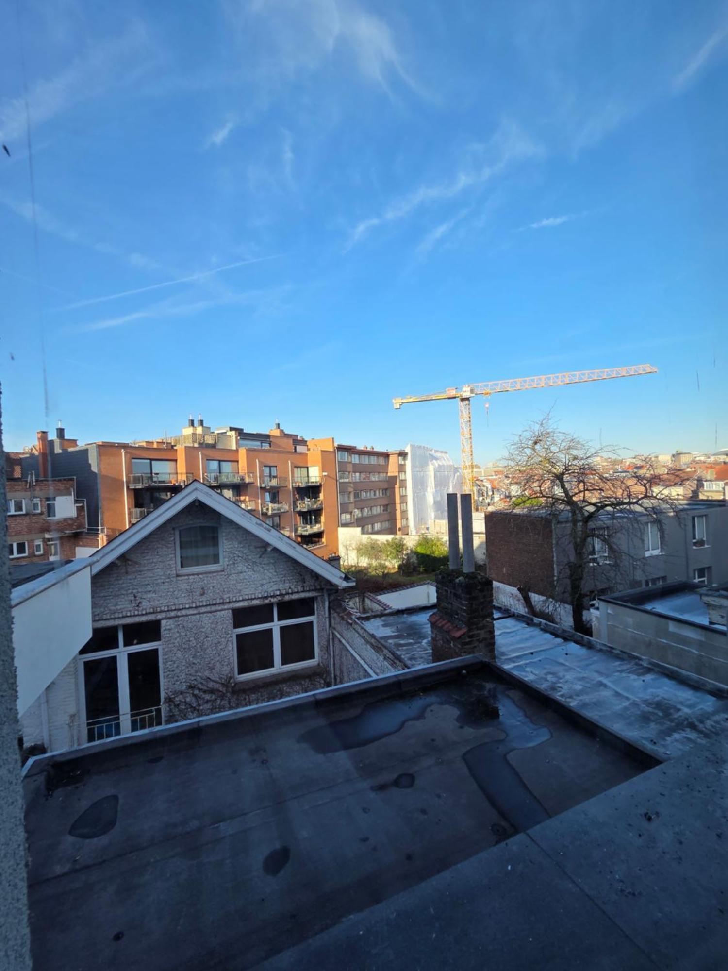 The Amber Lounge, 1040