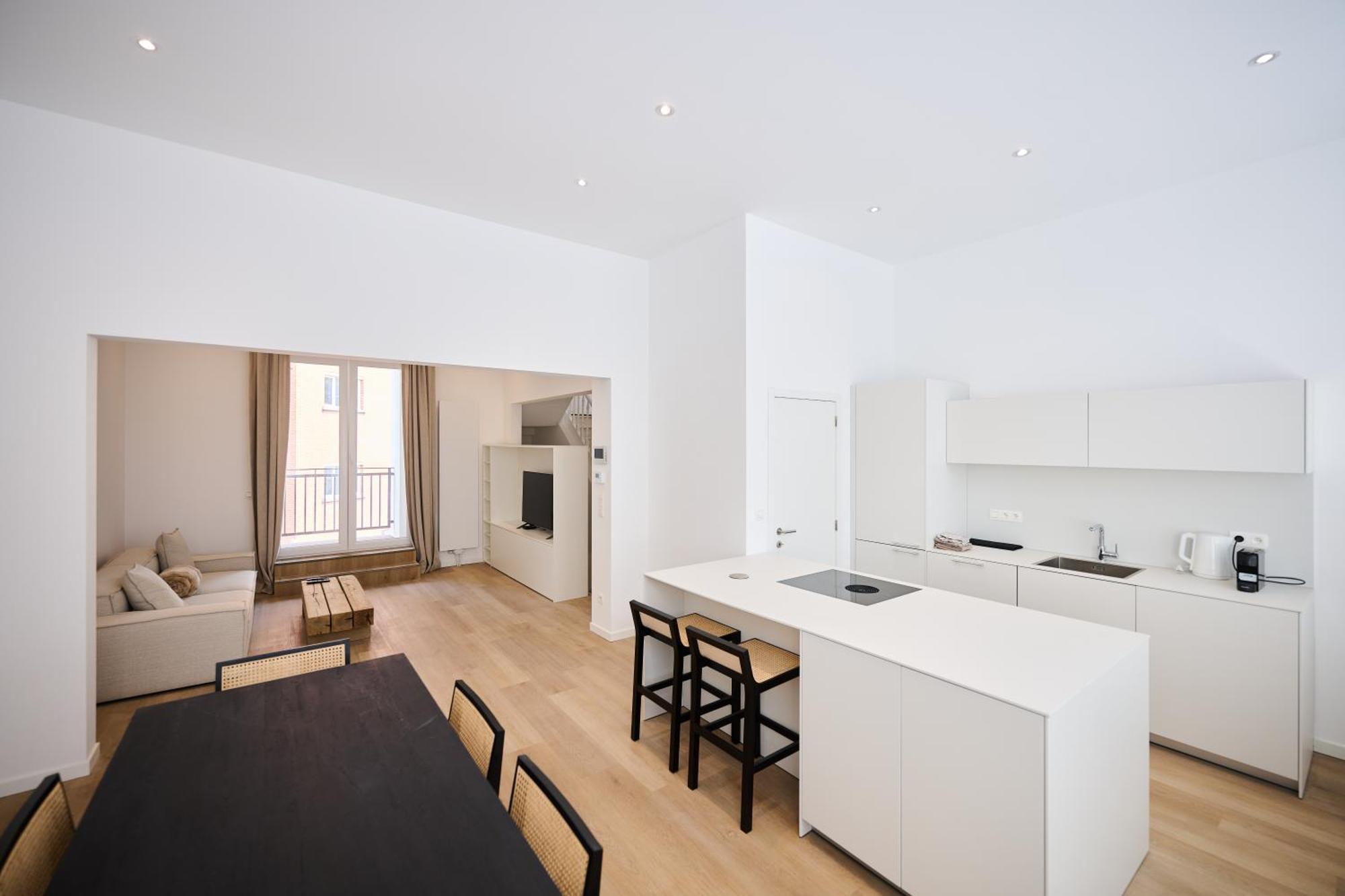 Apartment Gallery Louise 2 *